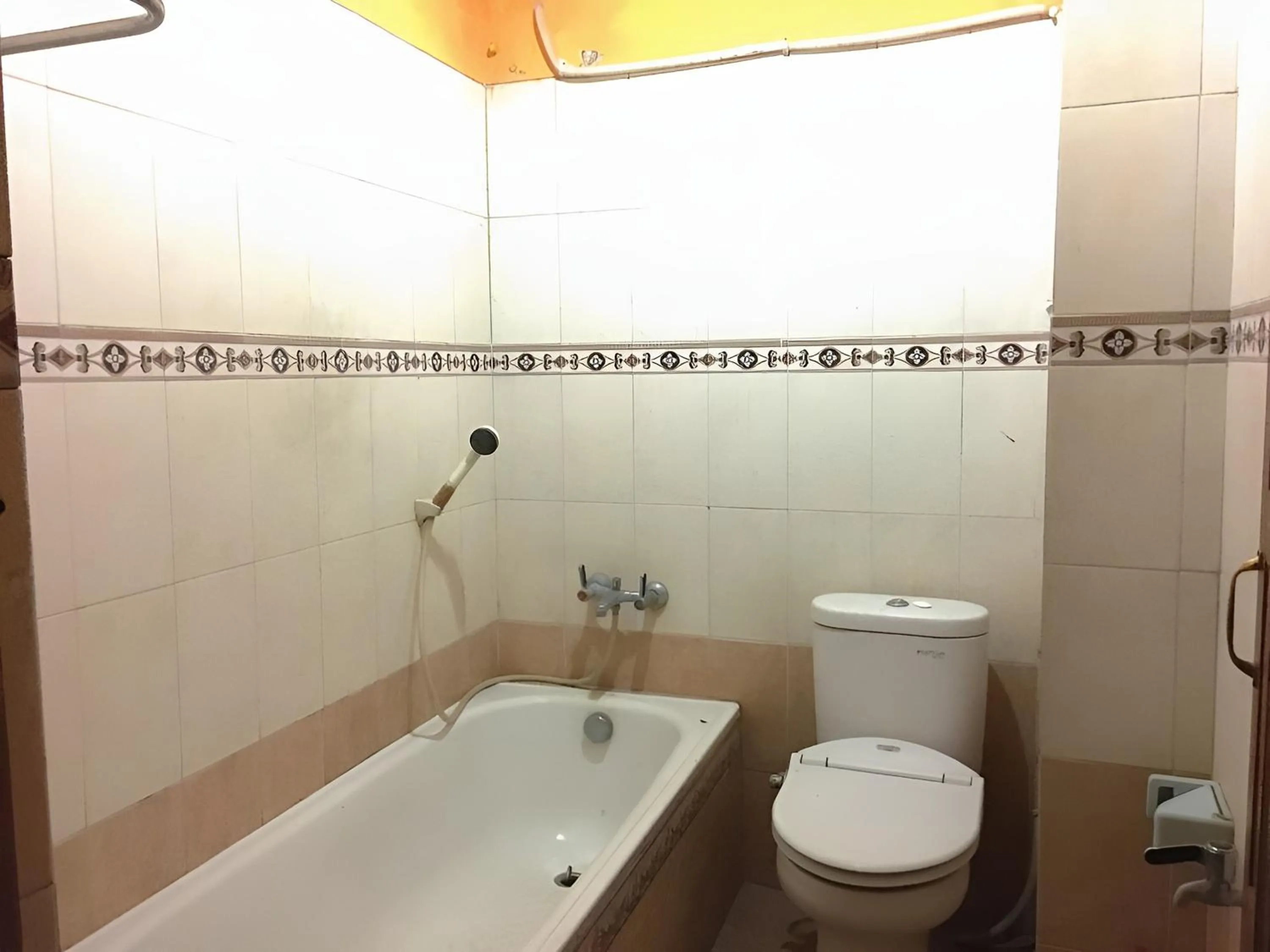 Bathroom in Hotel Alami near Alun-Alun Klaten