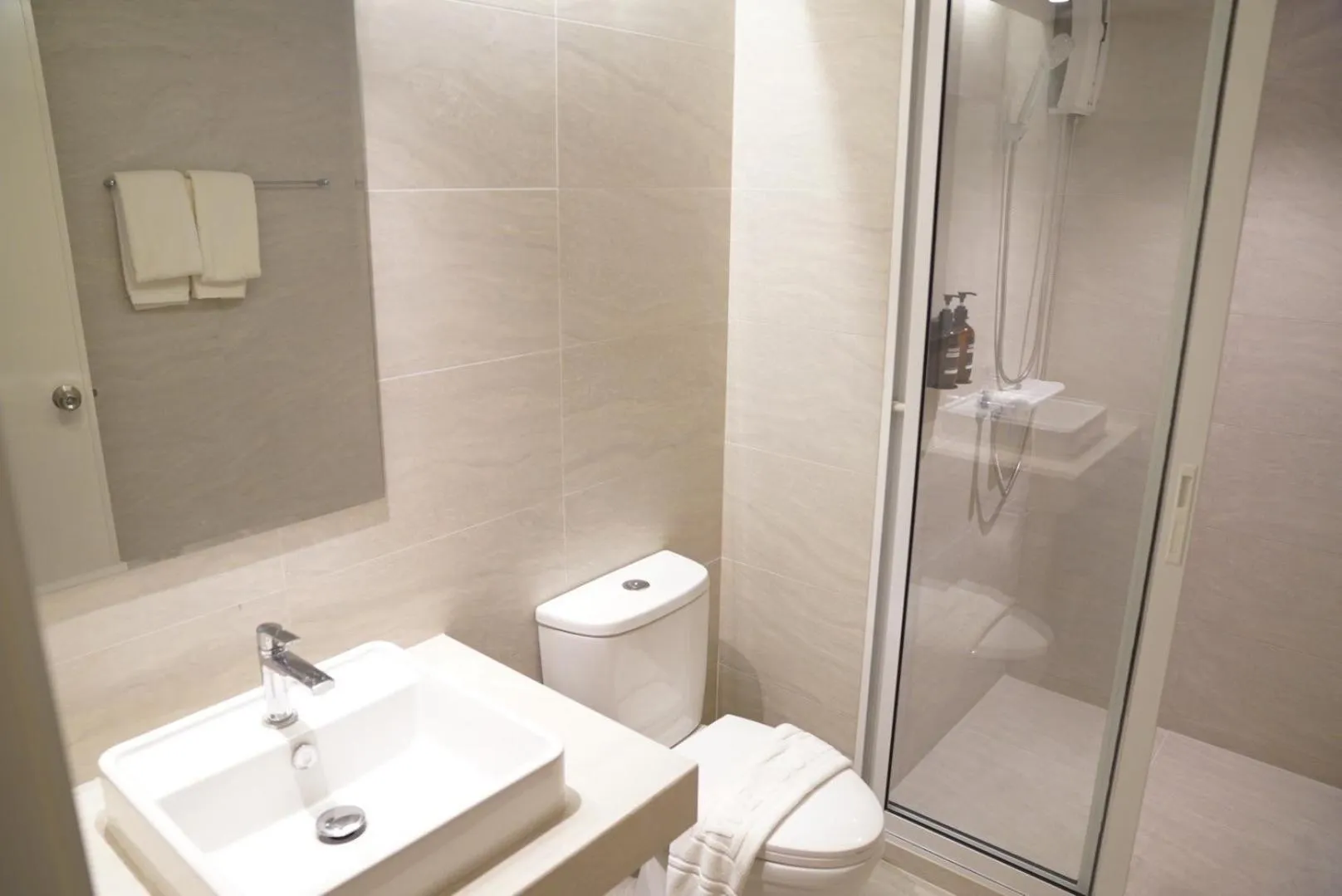 Shower in The View Residence