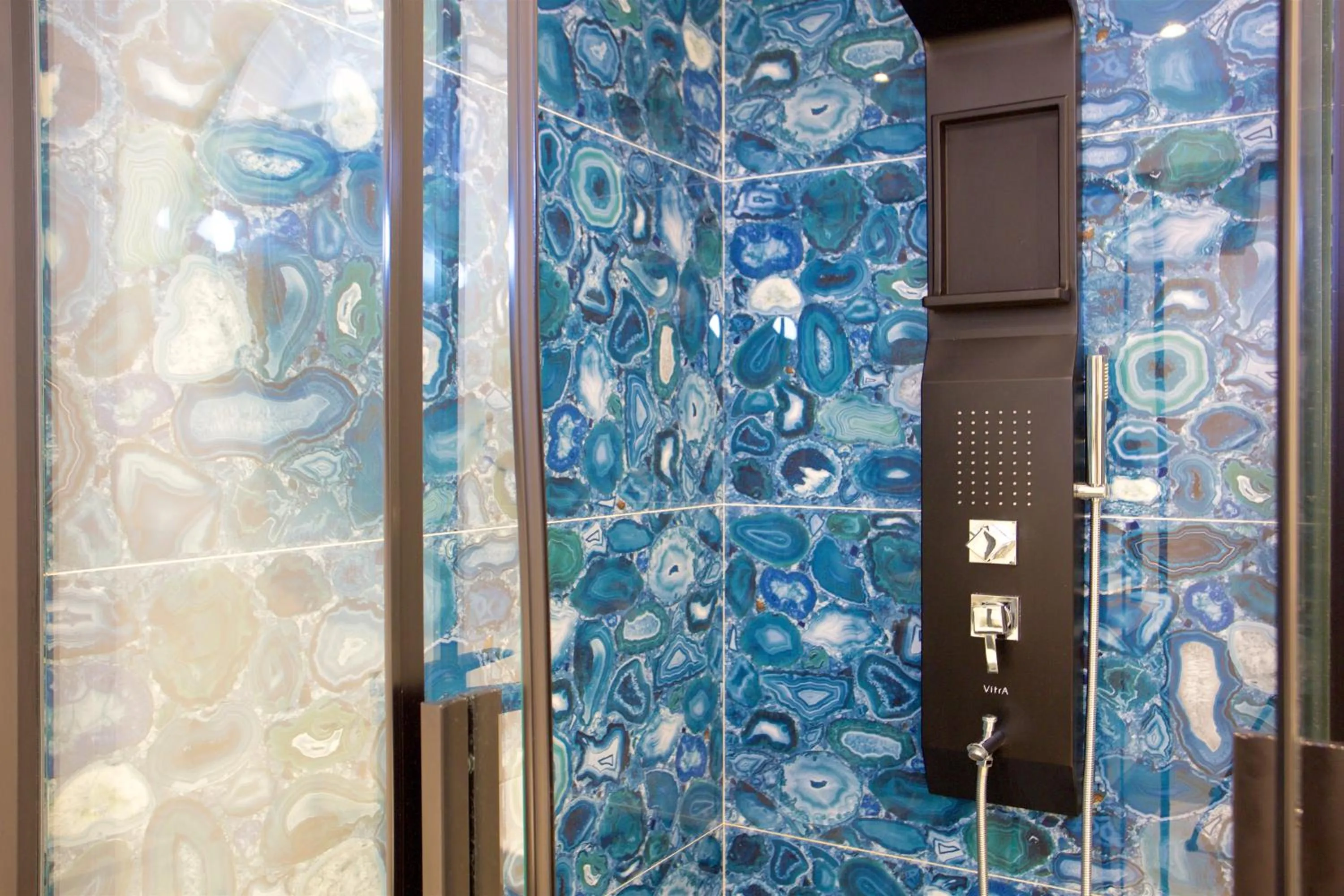 Shower in Dosso Dossi Hotels Laleli