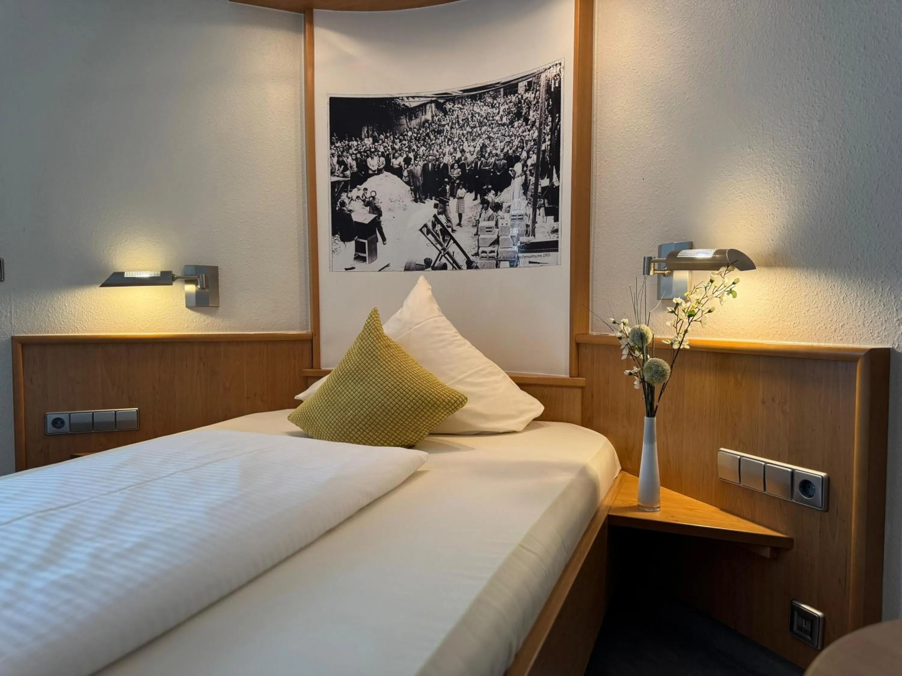 Bed in Mirage City Hotel Stuttgart Zentrum