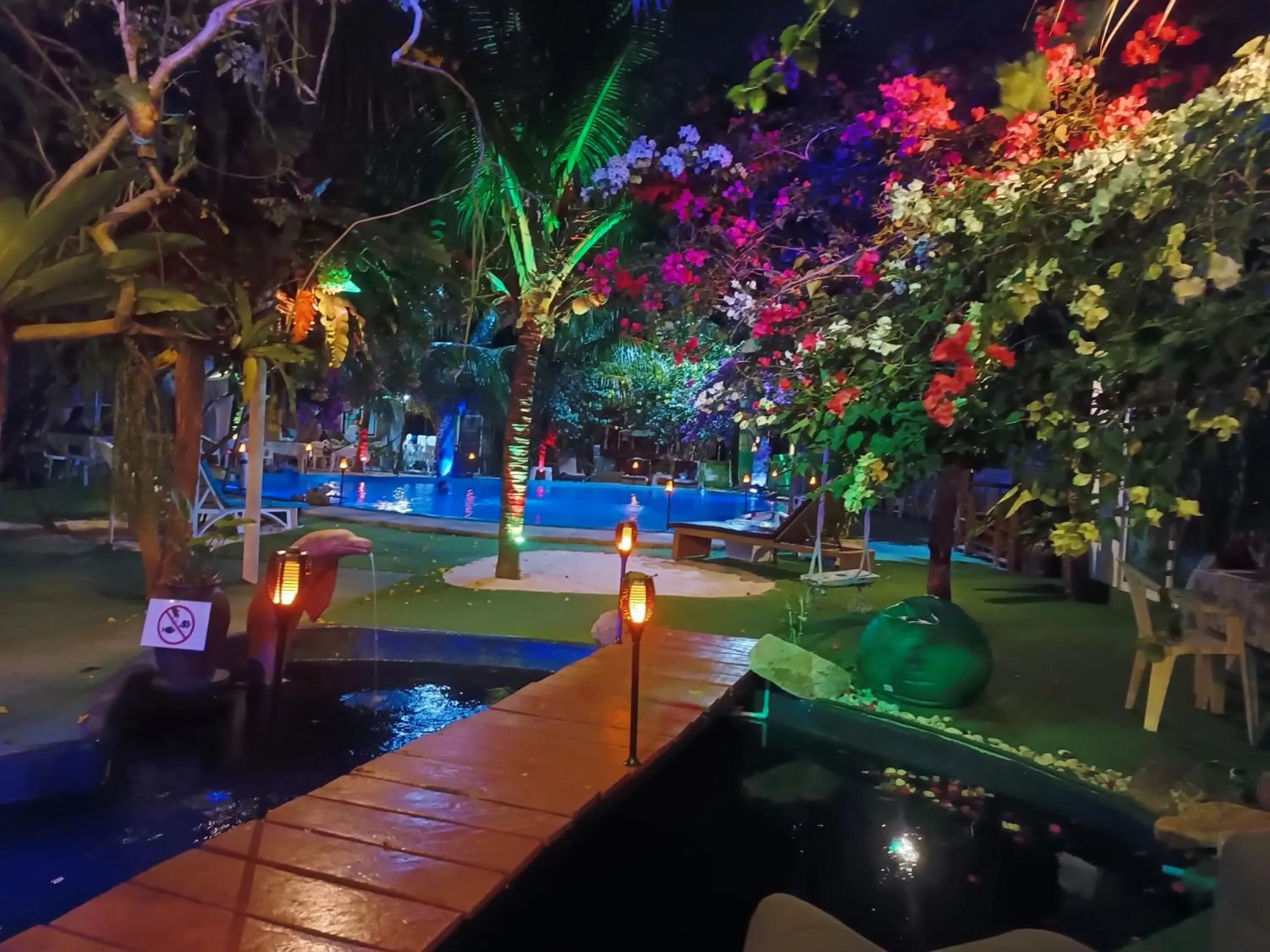 Night in OASIS Phuket Airport