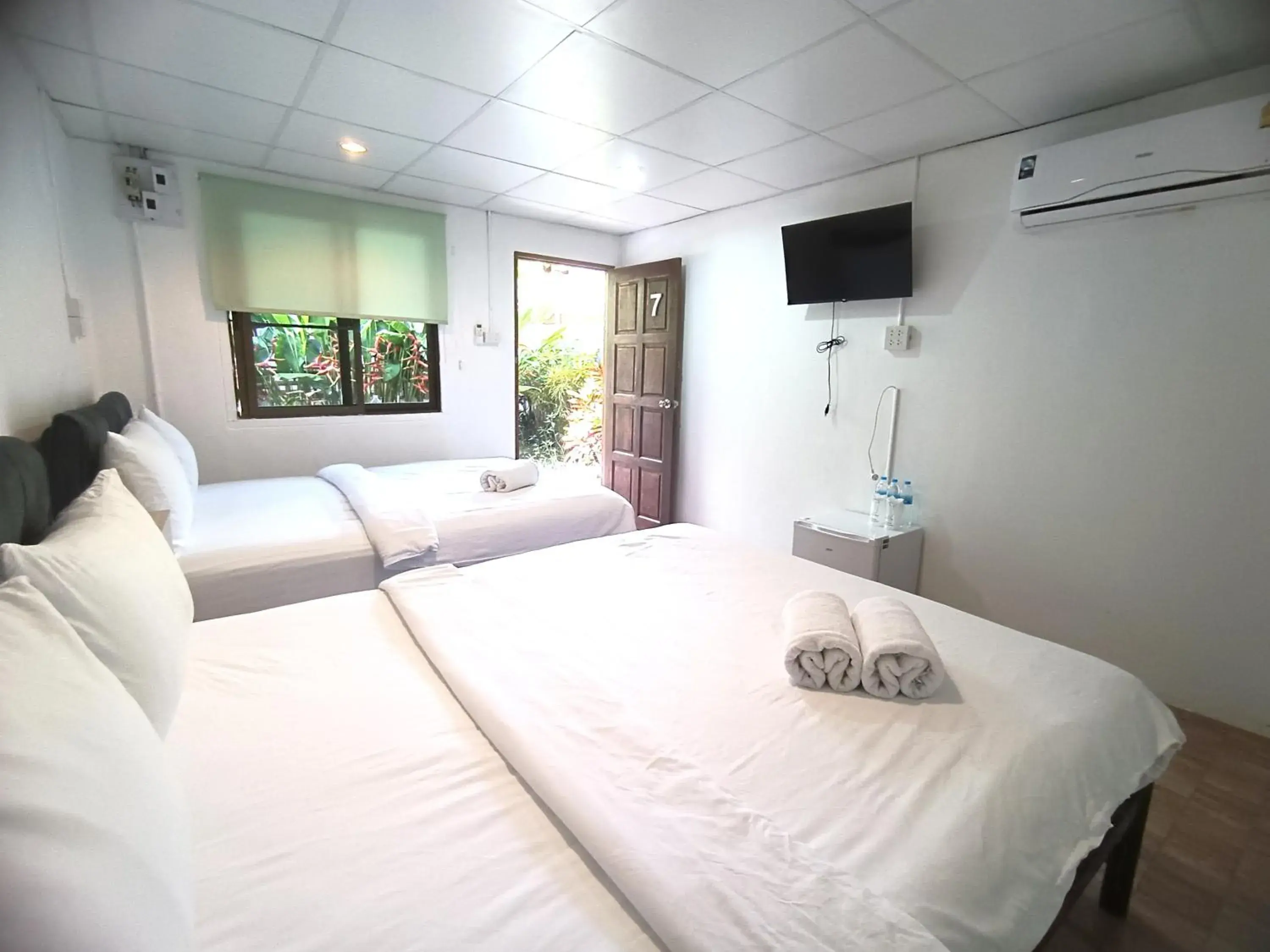 Economy Quadruple Room in OASIS Phuket Airport Economy Quadruple Room in OASIS Phuket Airport