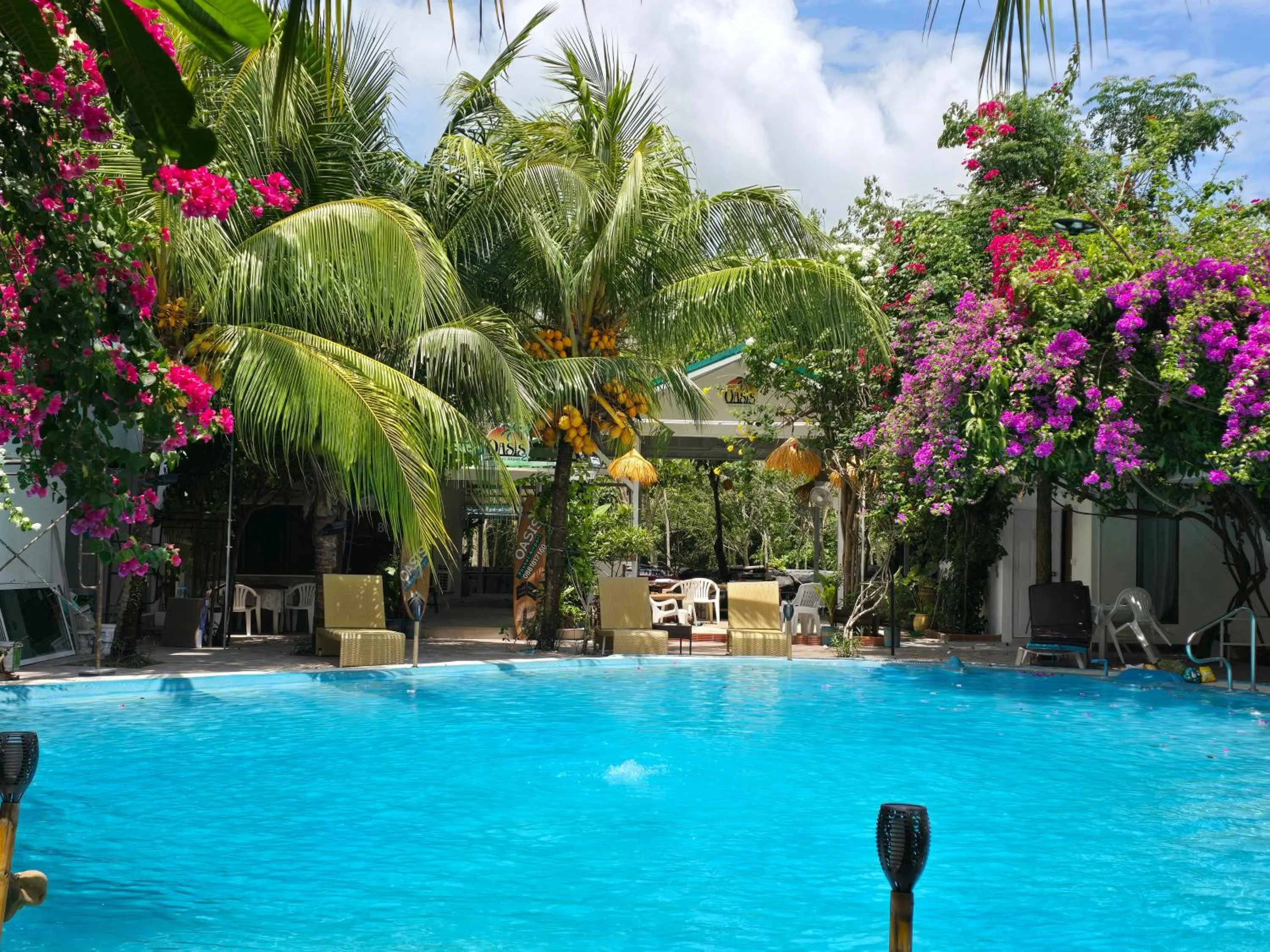 OASIS Phuket Airport