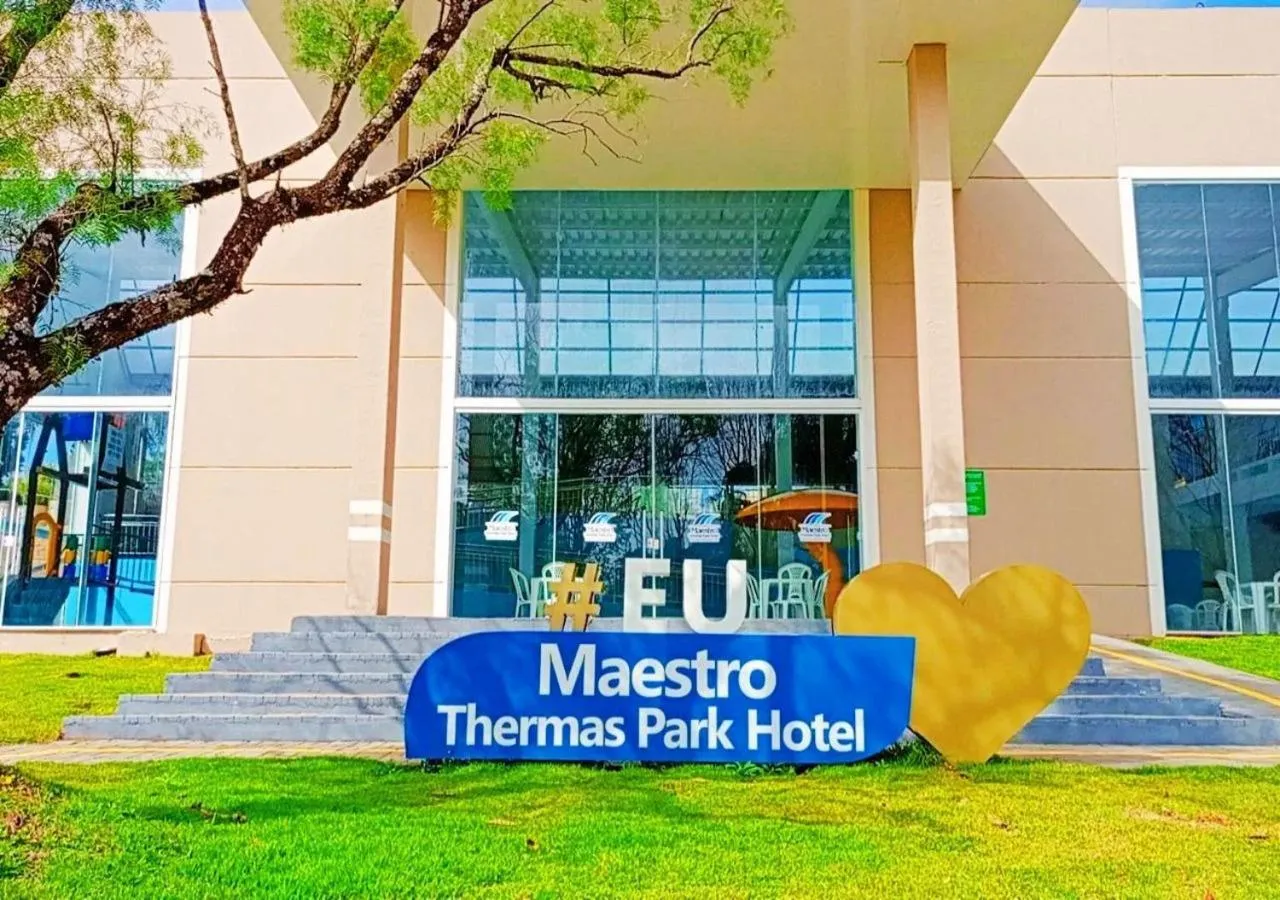 Swimming pool in Maestro Thermas Park Hotel
