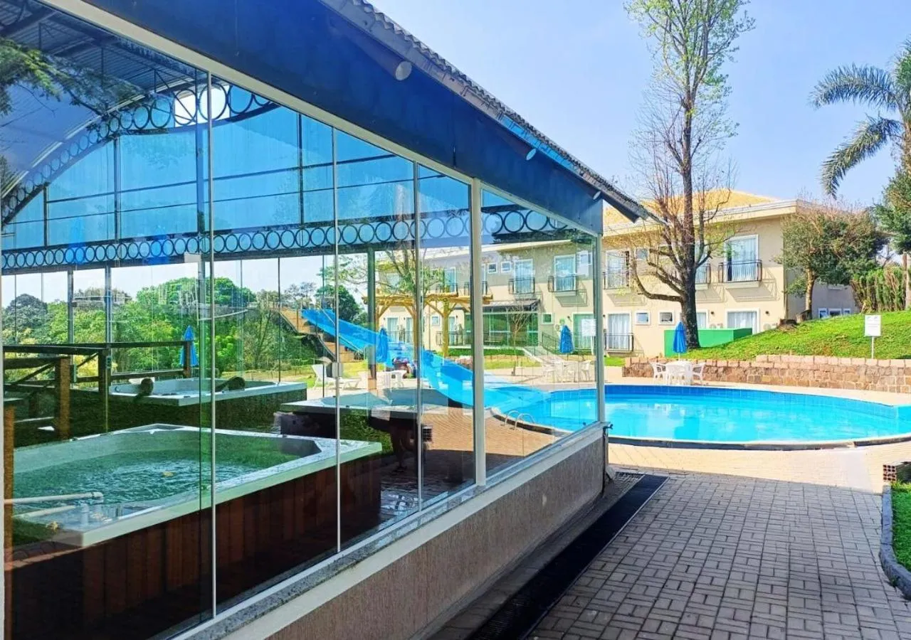 Swimming pool in Maestro Thermas Park Hotel