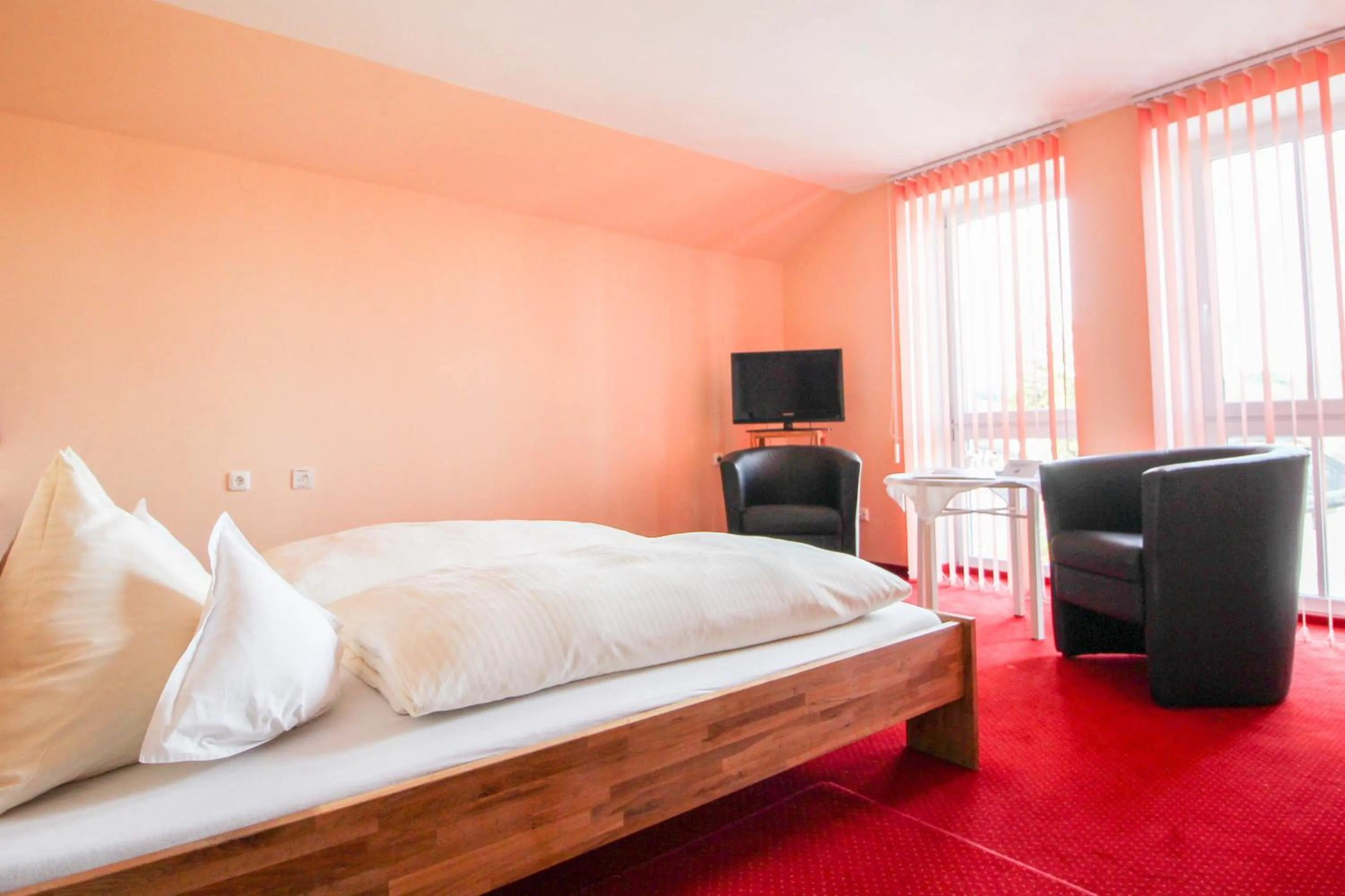 Photo of the whole room, Bed in Kneipp-Kurhotel Emilie