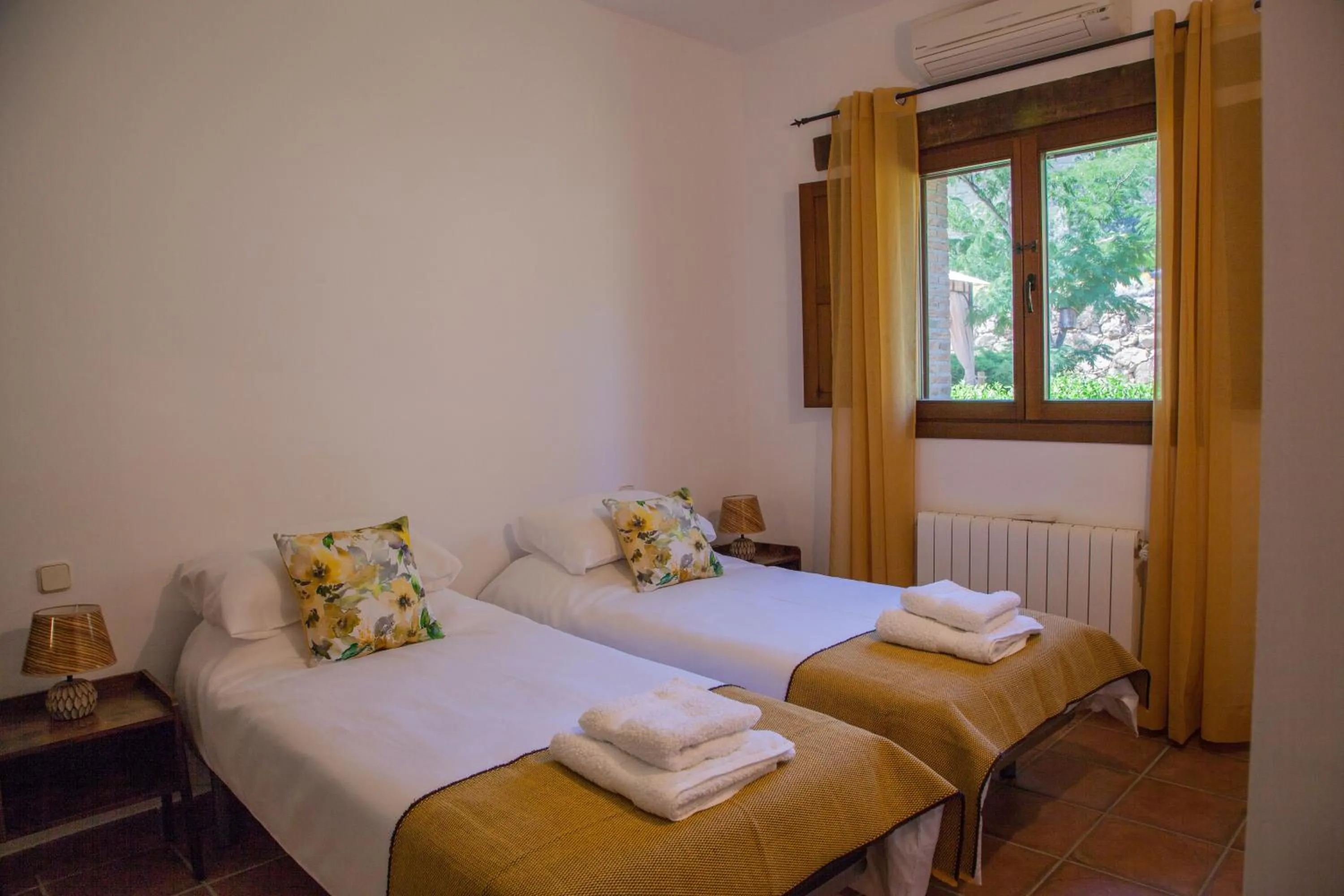 Bedroom, Bed in Finca La Sayuela