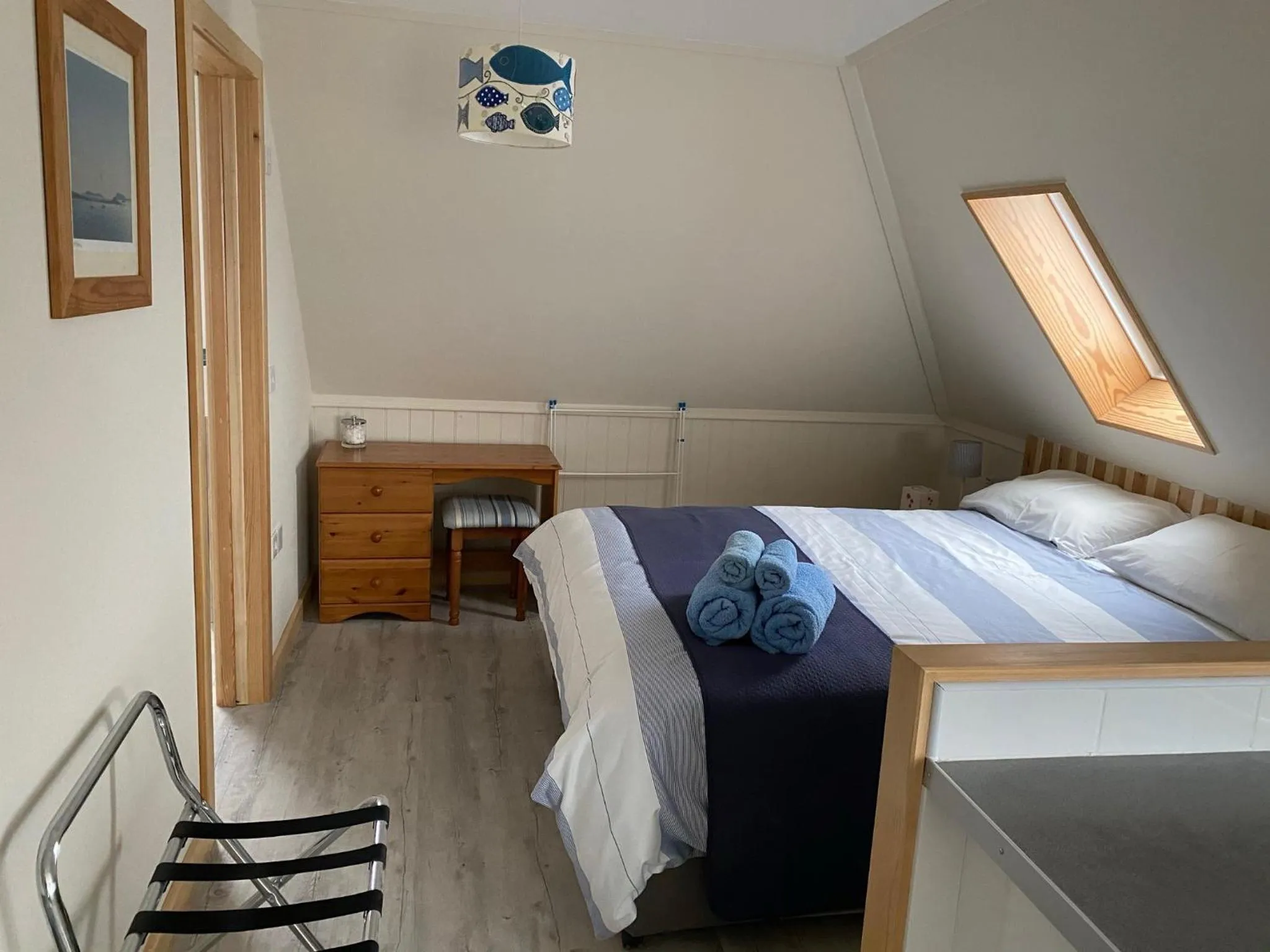 Bedroom, Bed in Appletree