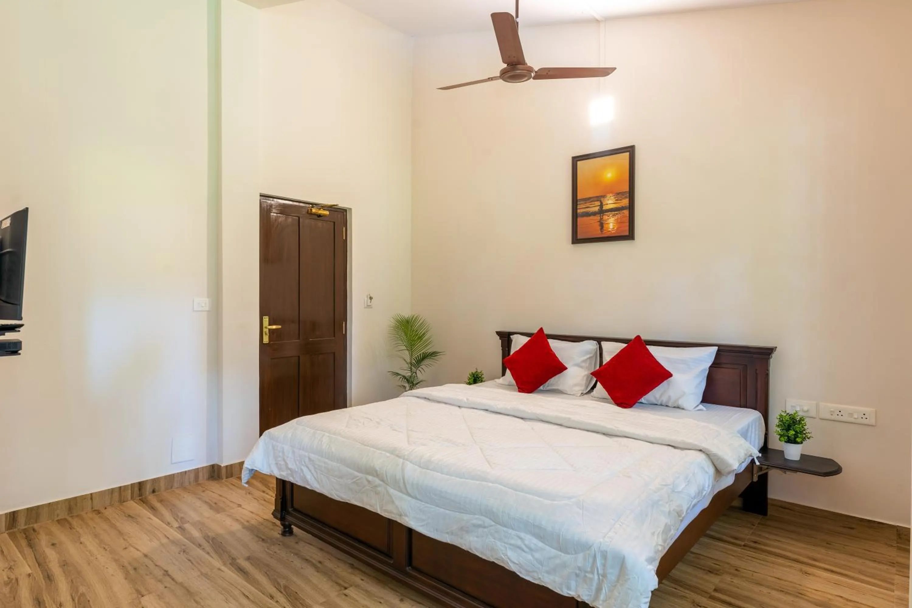 Bed in Villa Barbosa, 2 BHK Villa & Luxury Rooms near Colva, Sernabatim, Benaulim Beach