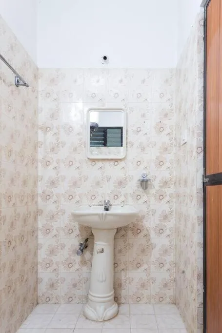 Bathroom in Villa Barbosa, 2 BHK Villa & Luxury Rooms near Colva, Sernabatim, Benaulim Beach