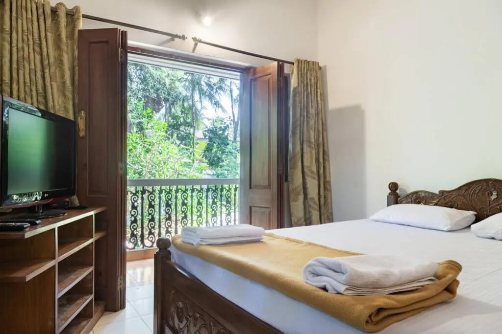 Photo of the whole room, Bed in Villa Barbosa, 2 BHK Villa & Luxury Rooms near Colva, Sernabatim, Benaulim Beach