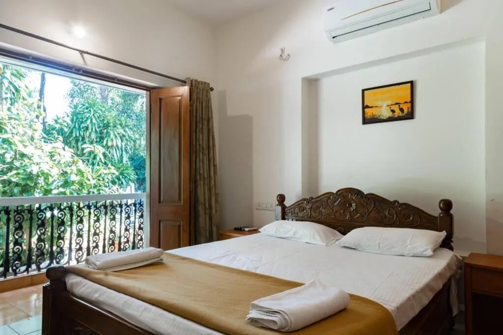 Photo of the whole room, Bed in Villa Barbosa, 2 BHK Villa & Luxury Rooms near Colva, Sernabatim, Benaulim Beach