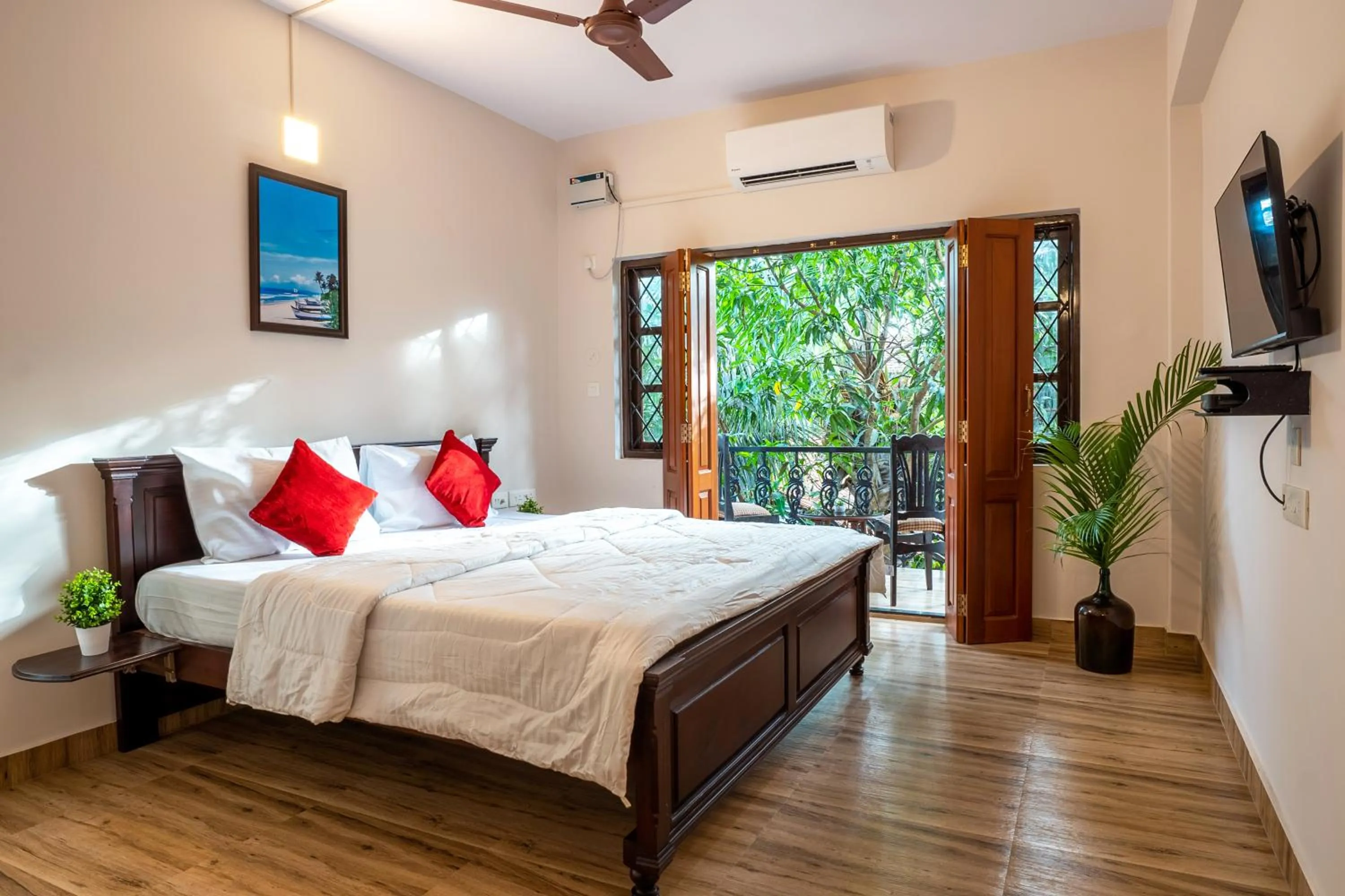 Bed in Villa Barbosa, 2 BHK Villa & Luxury Rooms near Colva, Sernabatim, Benaulim Beach