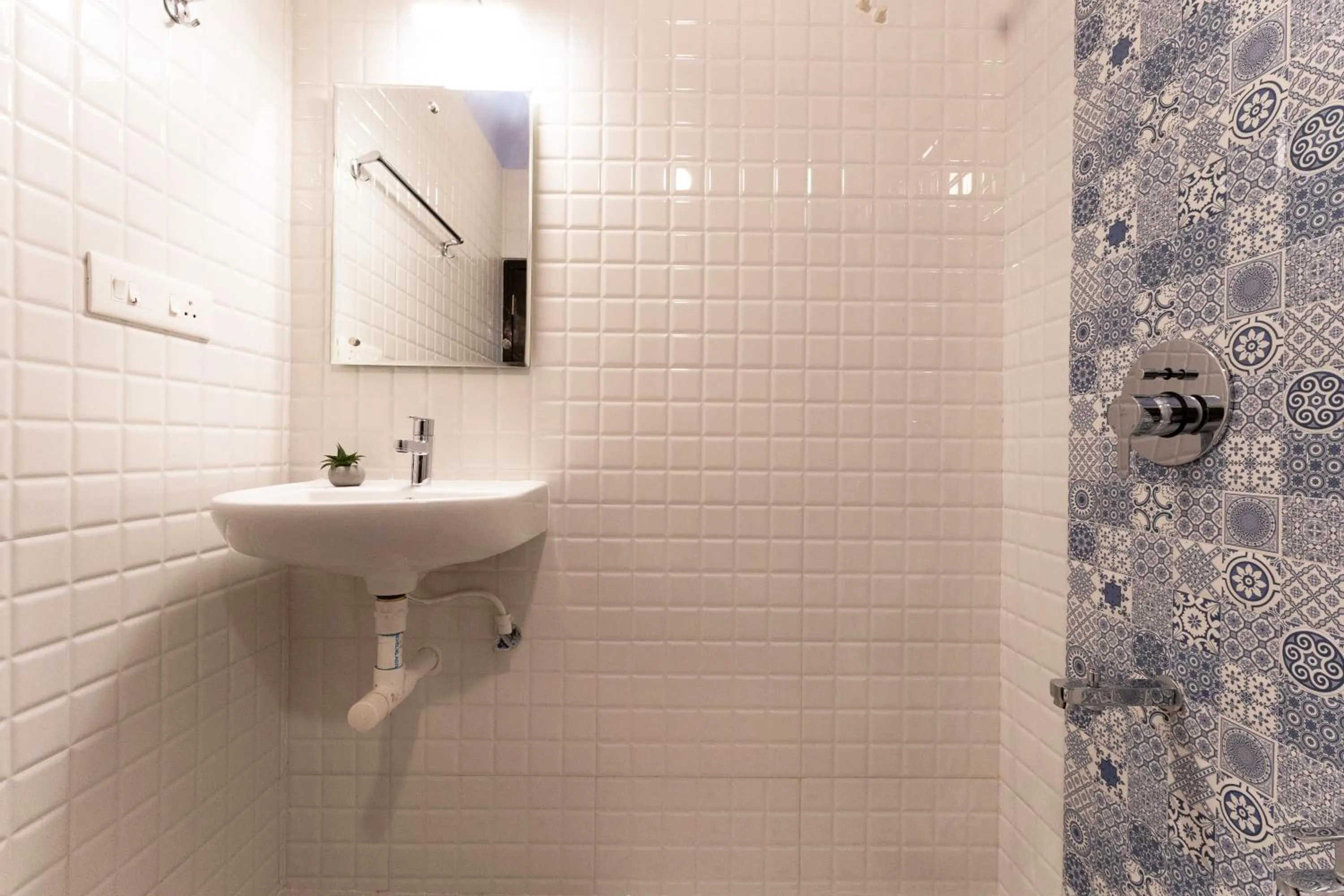 Bathroom in Villa Barbosa, 2 BHK Villa & Luxury Rooms near Colva, Sernabatim, Benaulim Beach