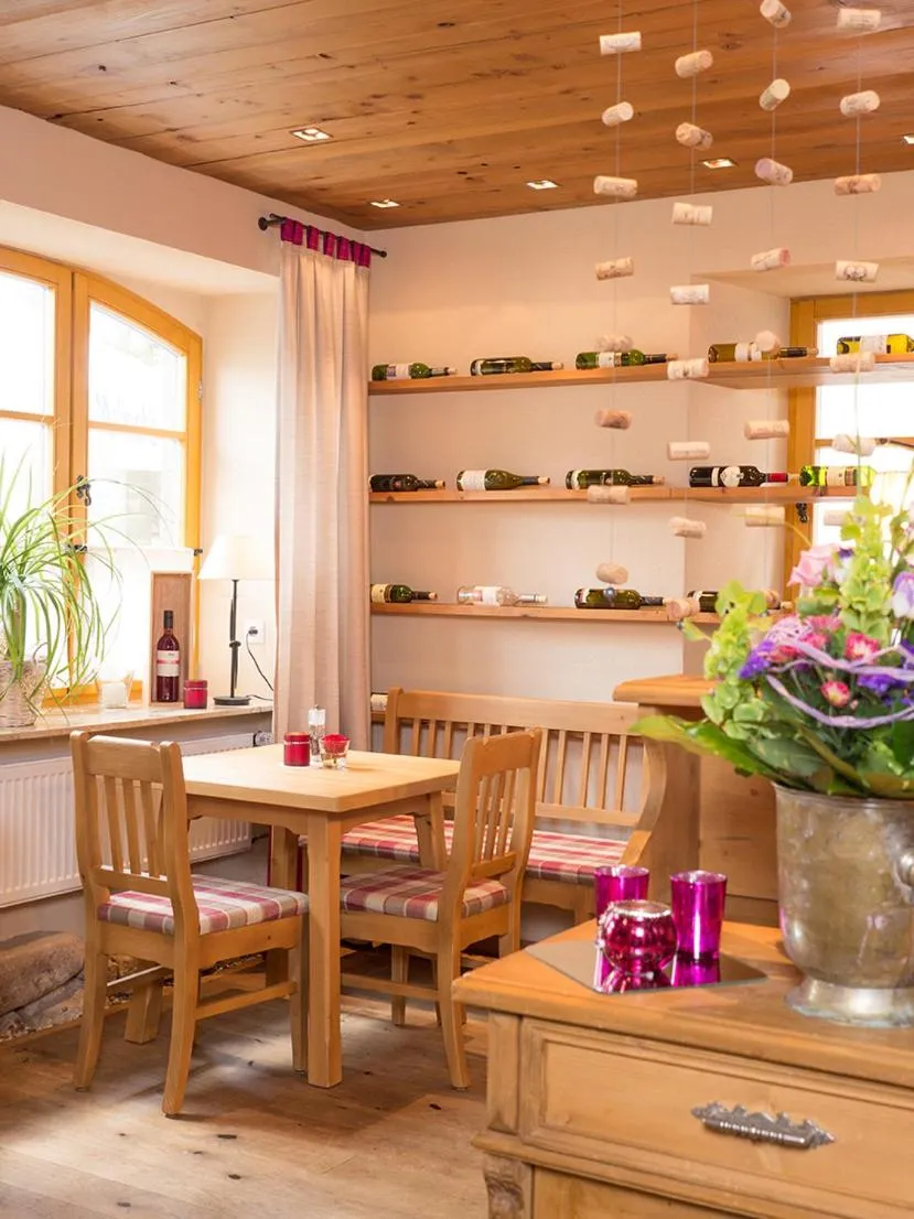 Restaurant/places to eat in Gasthof Deutscher Adler und Hotel Puchtler