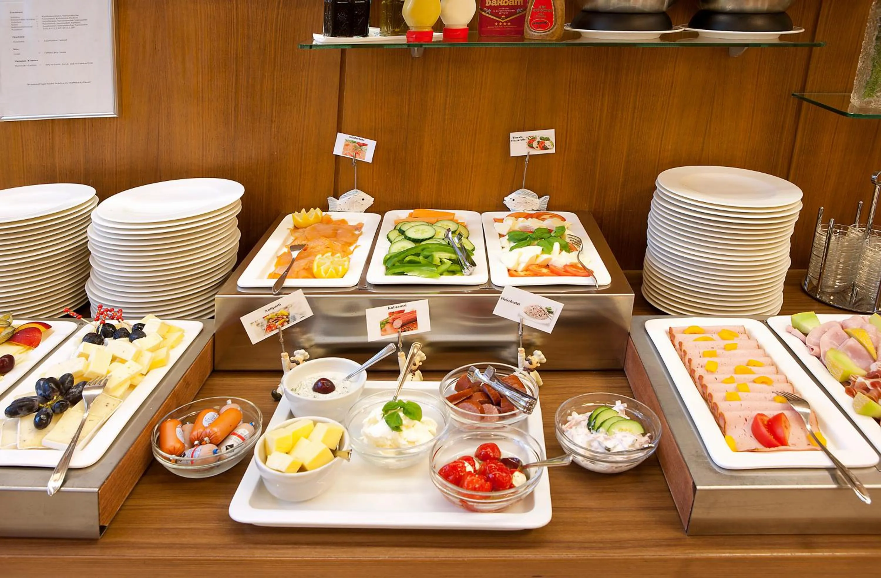 Buffet breakfast in Hotel Blauer Karpfen