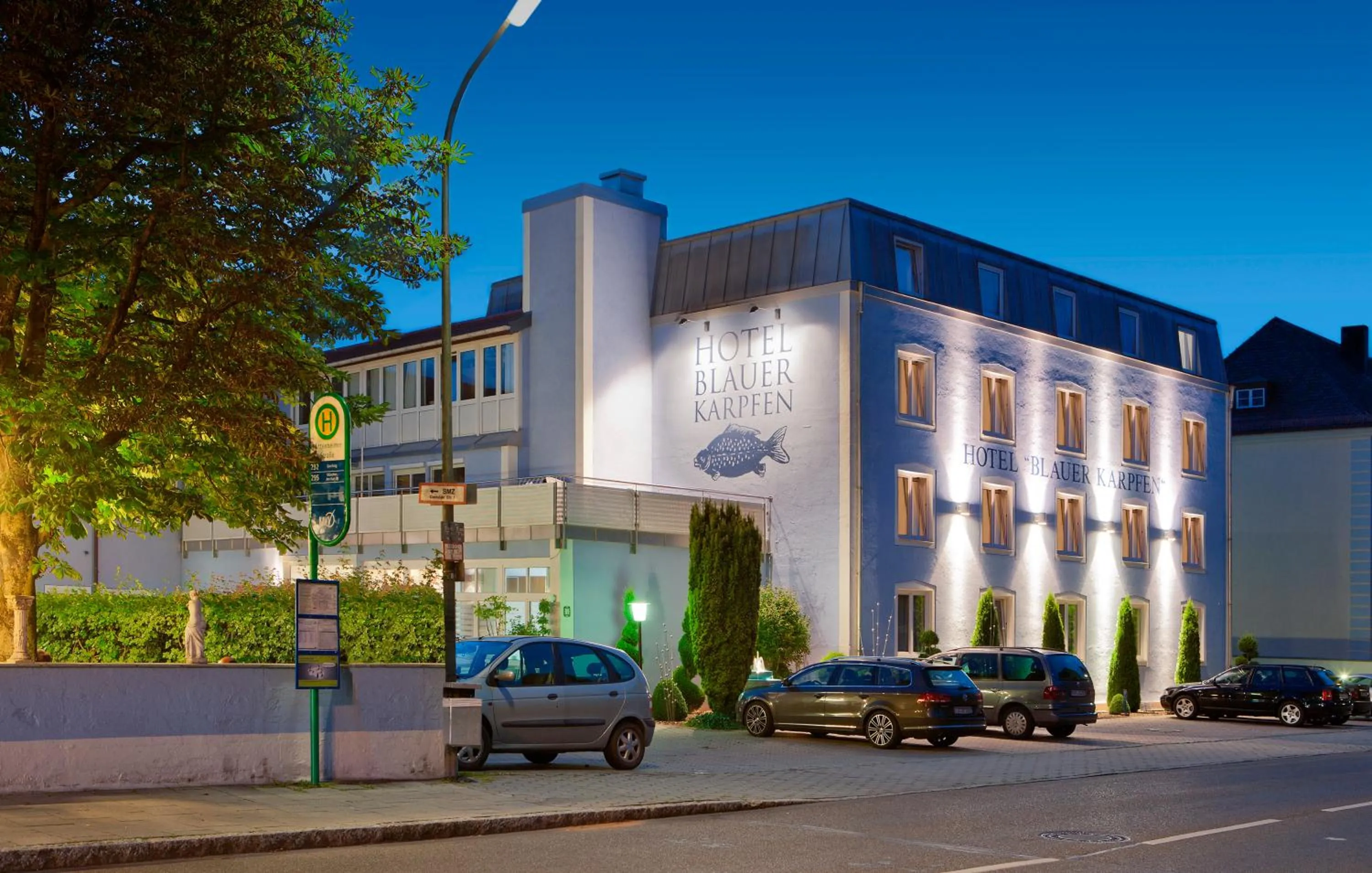 Facade/entrance in Hotel Blauer Karpfen