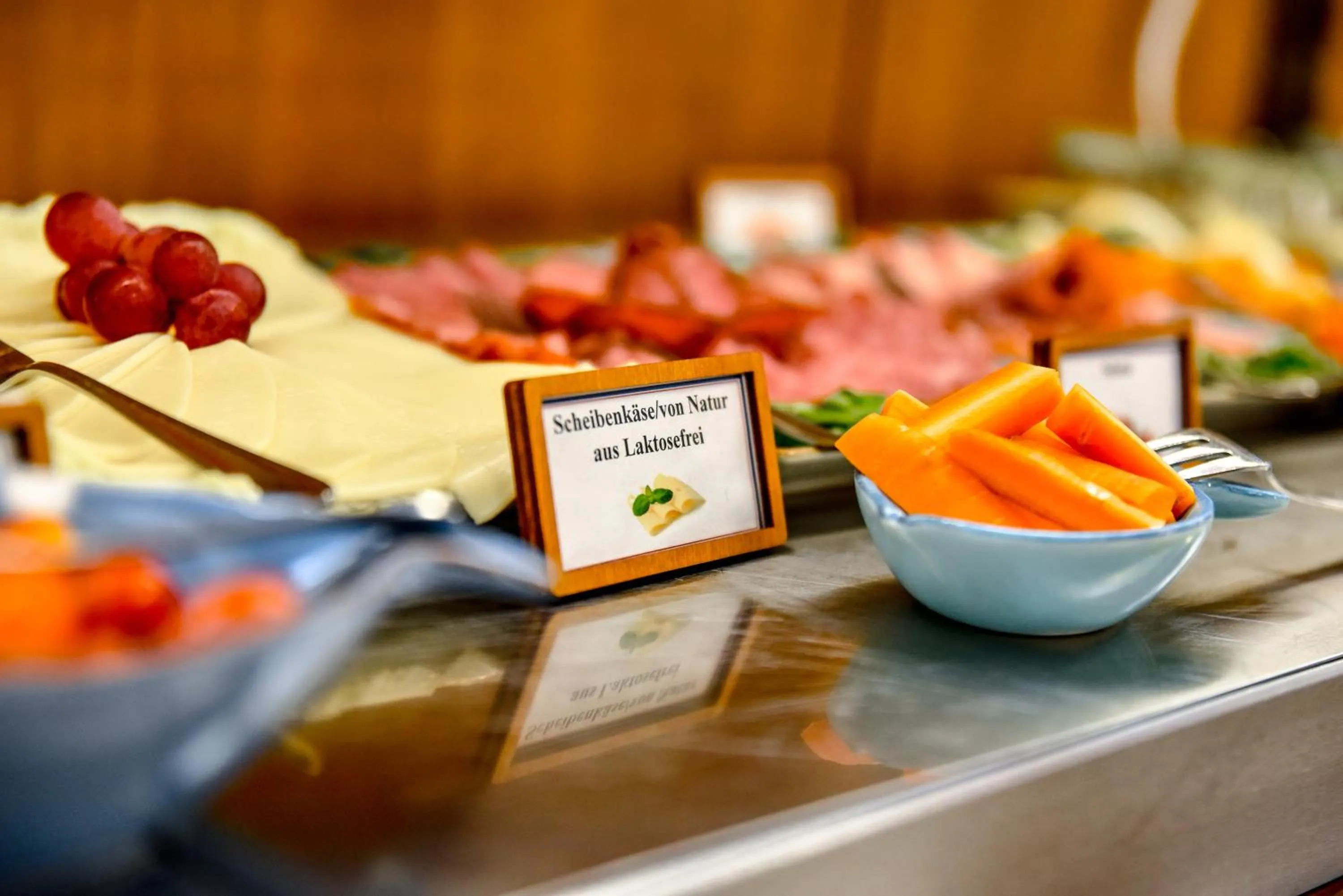 Buffet breakfast in Hotel Blauer Karpfen