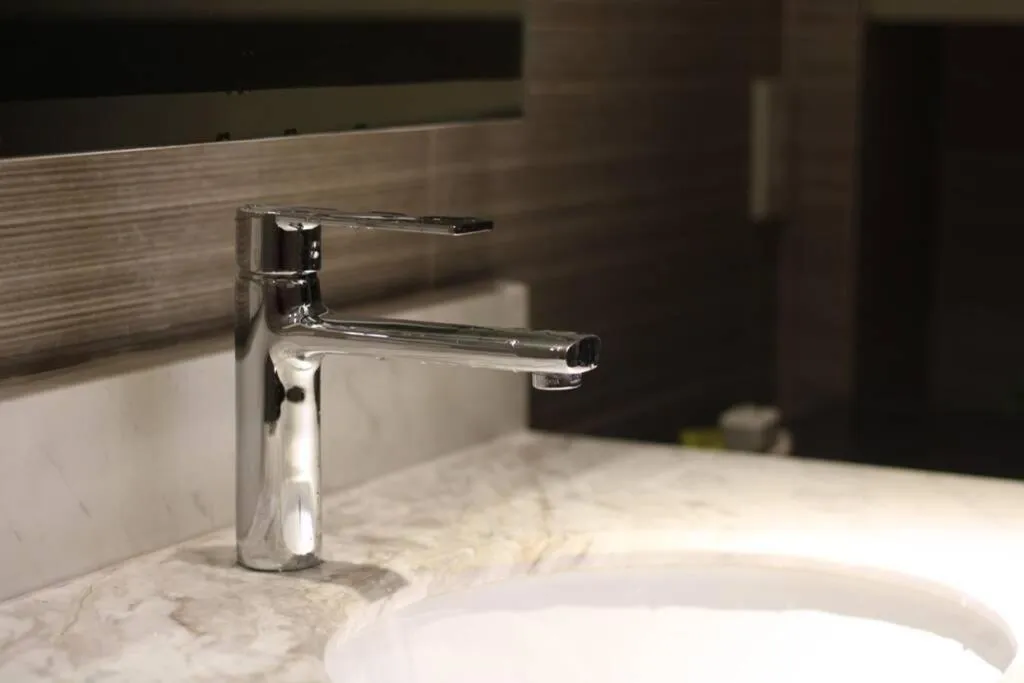 A2J Luxury BGC Balcony Suite Near SM AURA Taguig