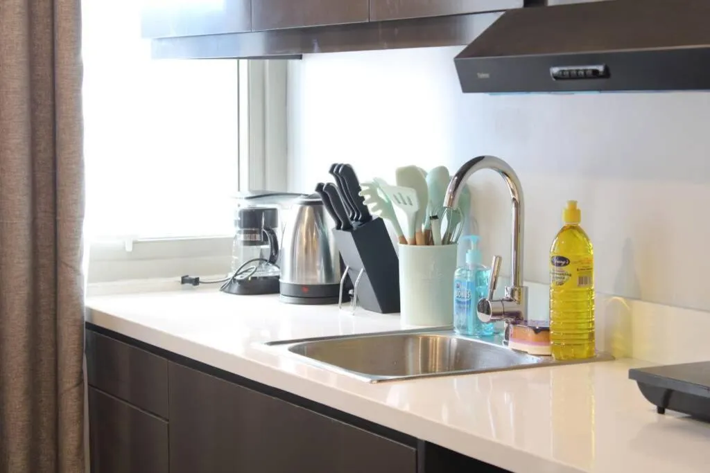 A2J Luxury BGC Balcony Suite Near SM AURA Taguig