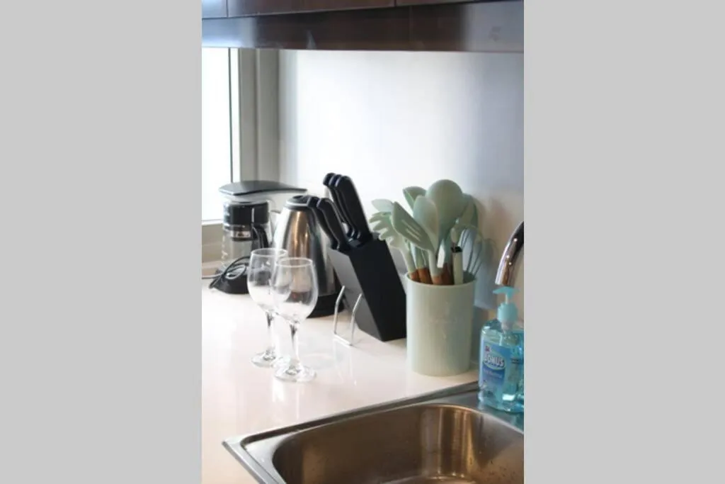 A2J Luxury BGC Balcony Suite Near SM AURA Taguig