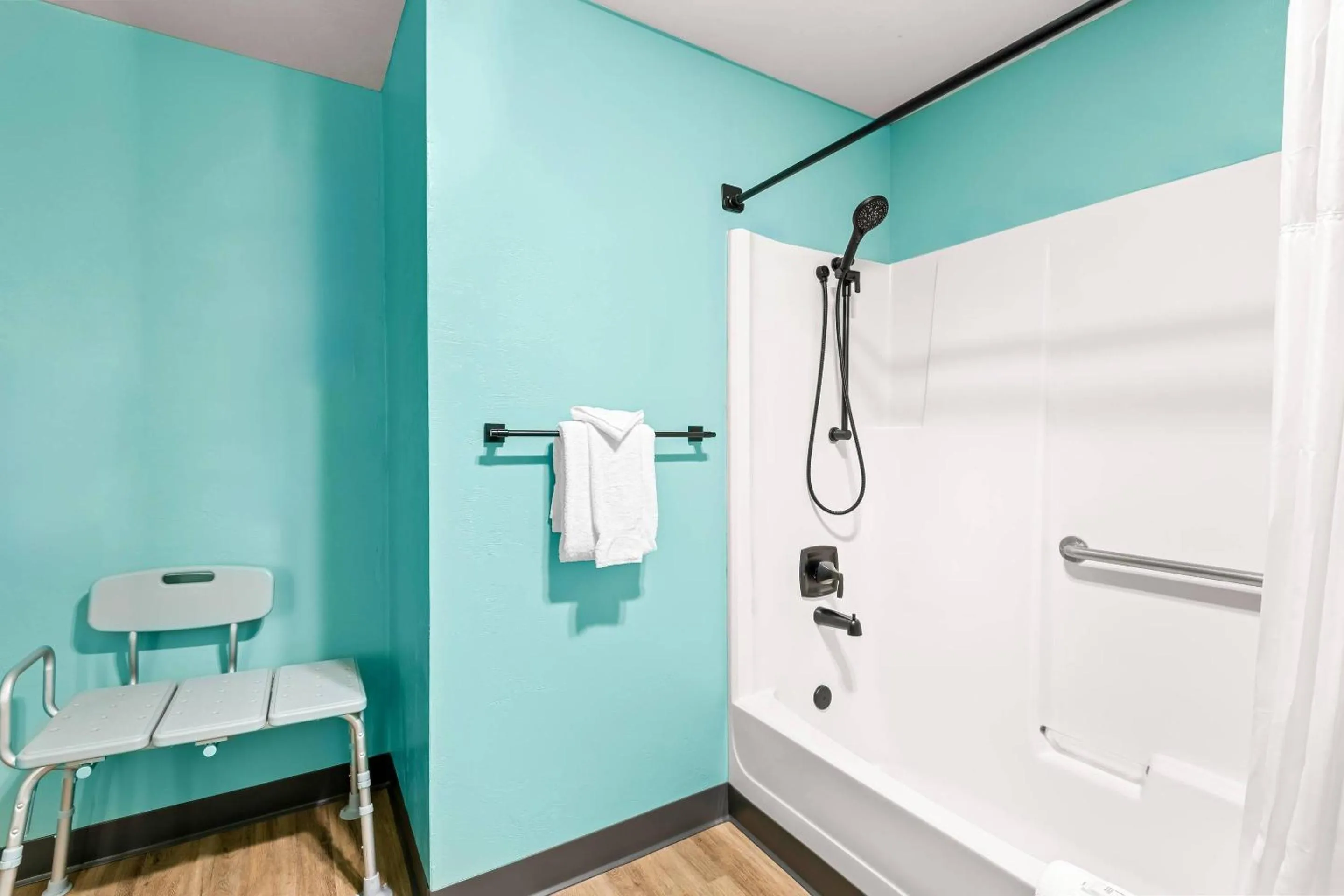 Bedroom in Maverick Hotel Eugene Near University, an Ascend Collection Hotel