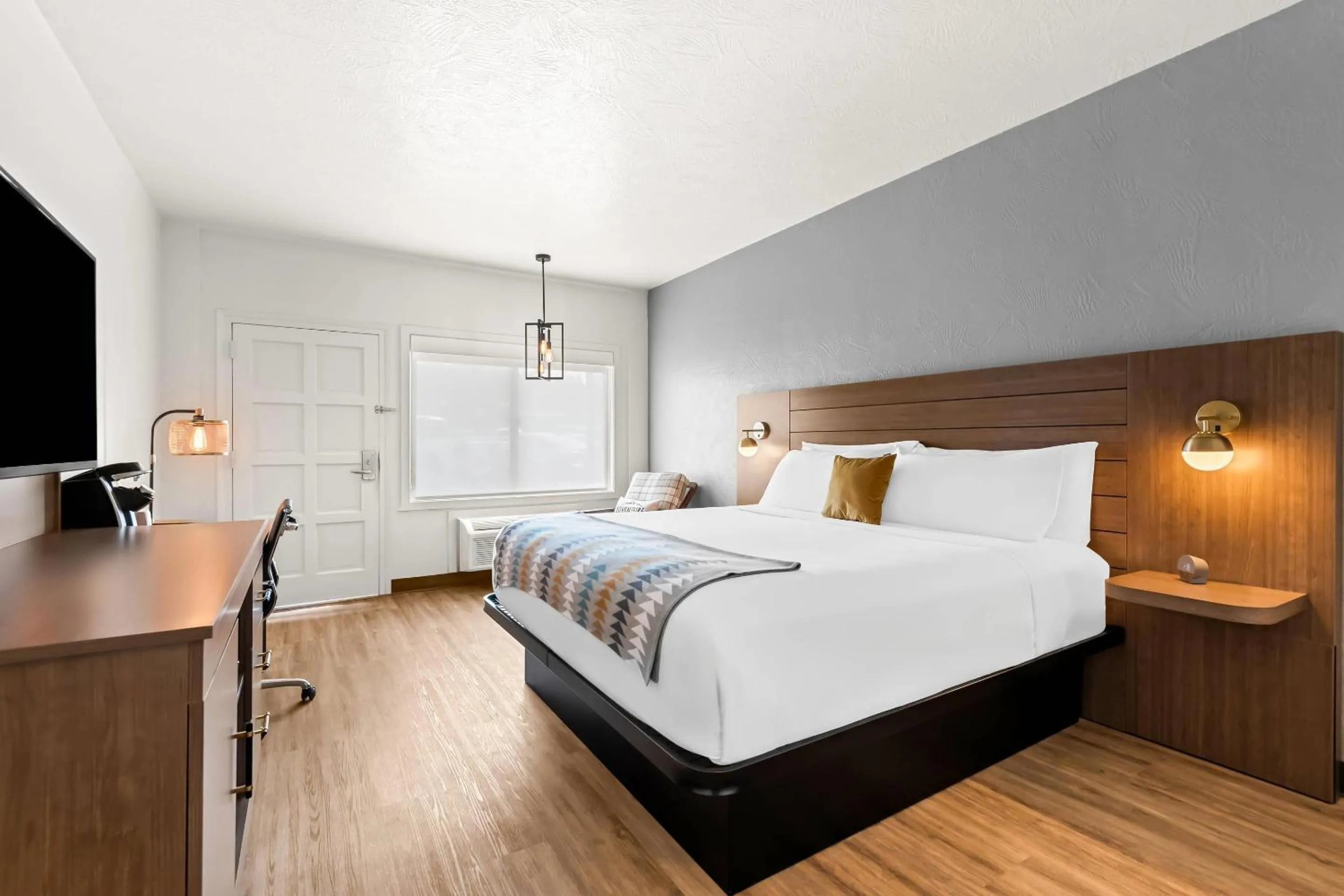 Bedroom in Maverick Hotel Eugene Near University, an Ascend Collection Hotel