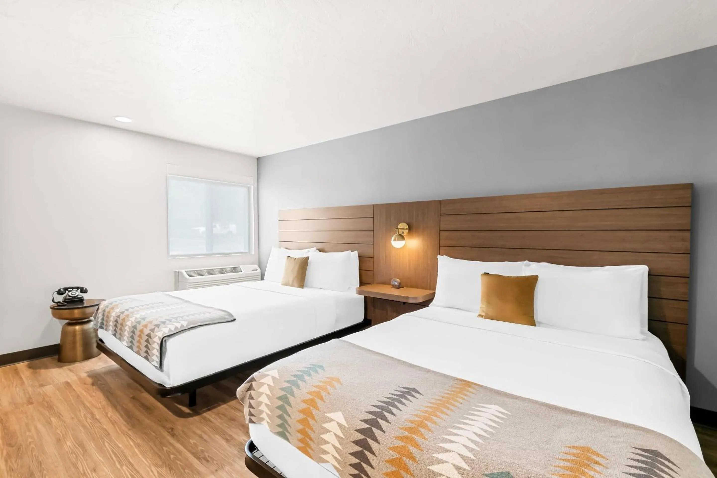 Bedroom in Maverick Hotel Eugene Near University, an Ascend Collection Hotel