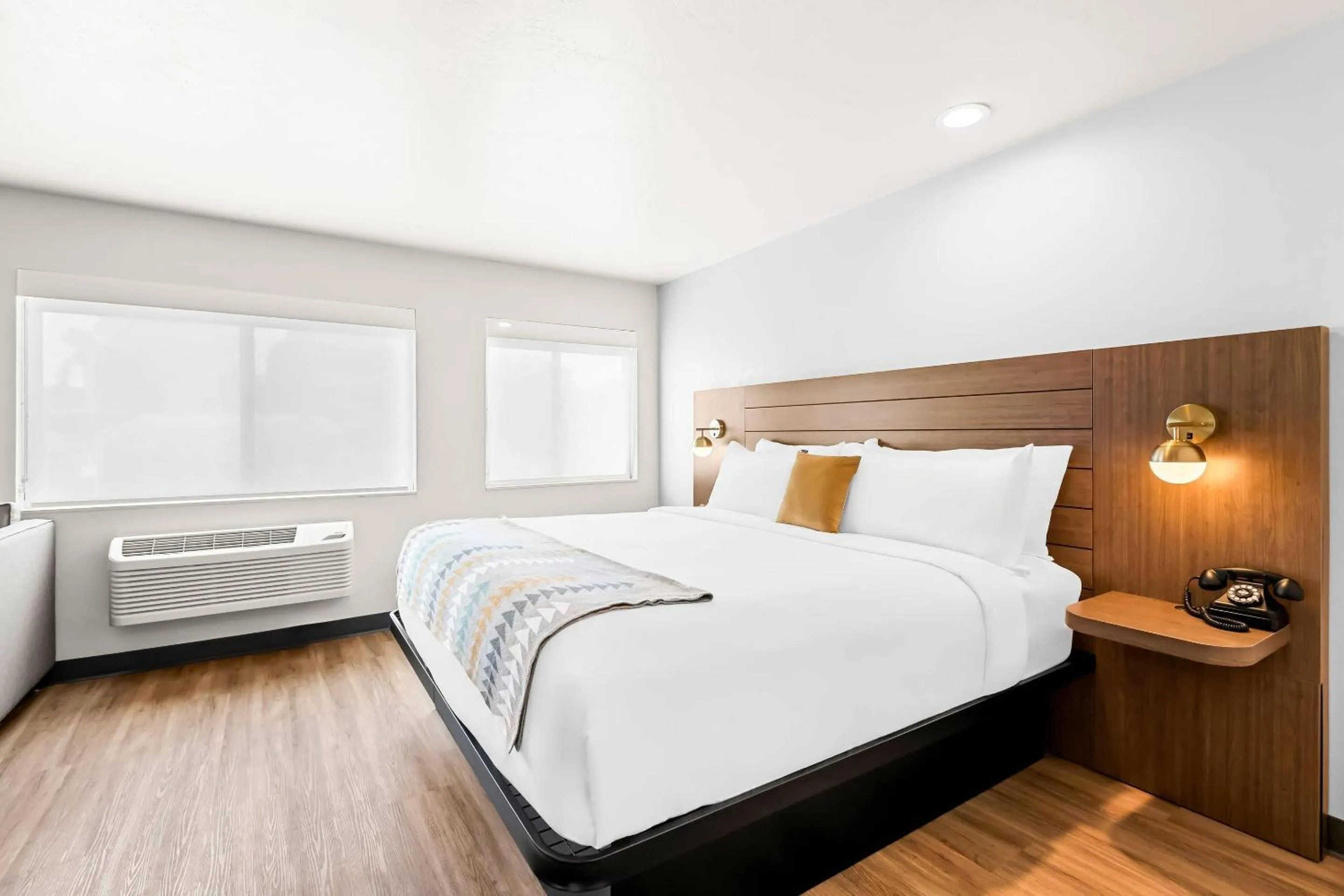 Bedroom in Maverick Hotel Eugene Near University, an Ascend Collection Hotel