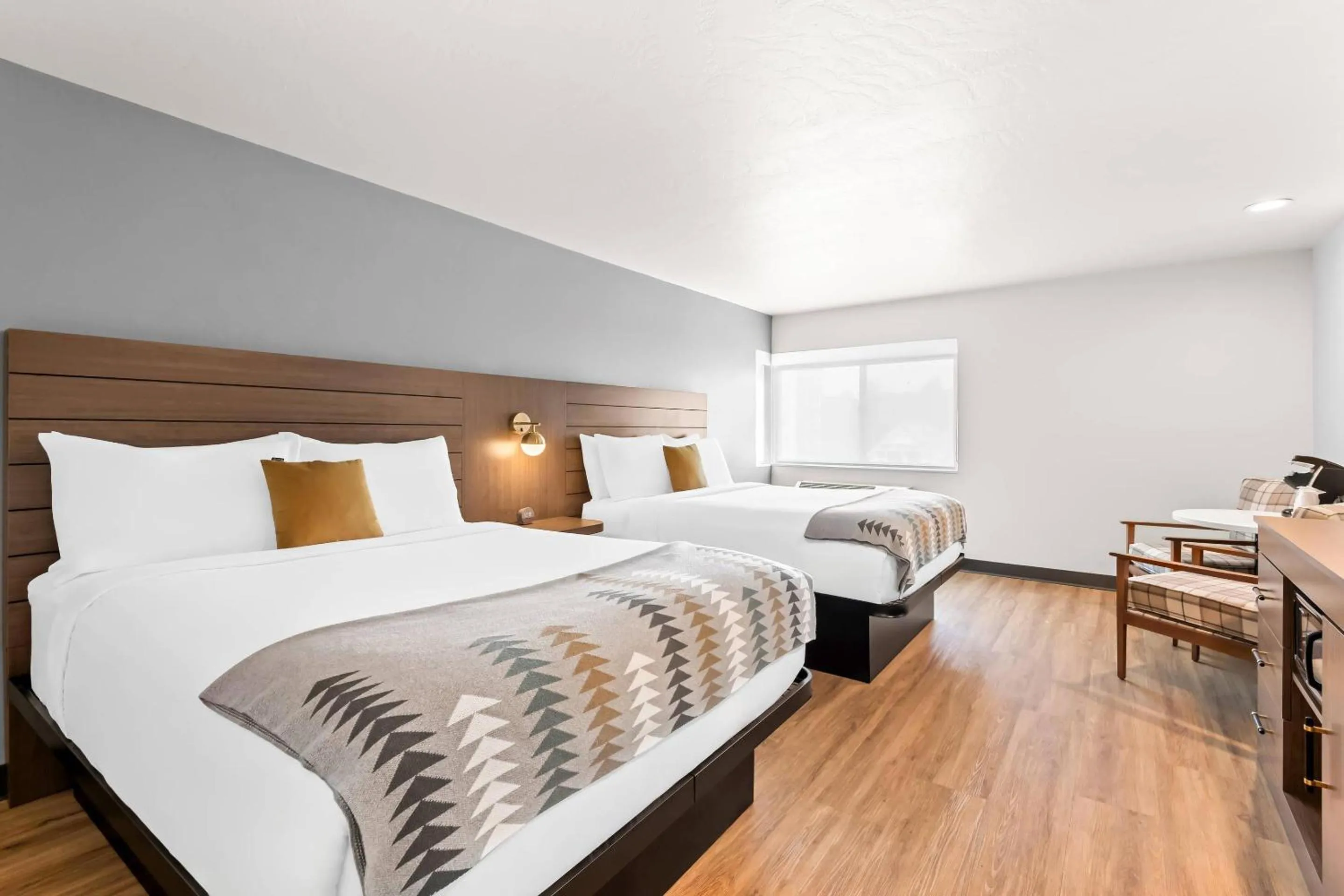 Bedroom in Maverick Hotel Eugene Near University, an Ascend Collection Hotel