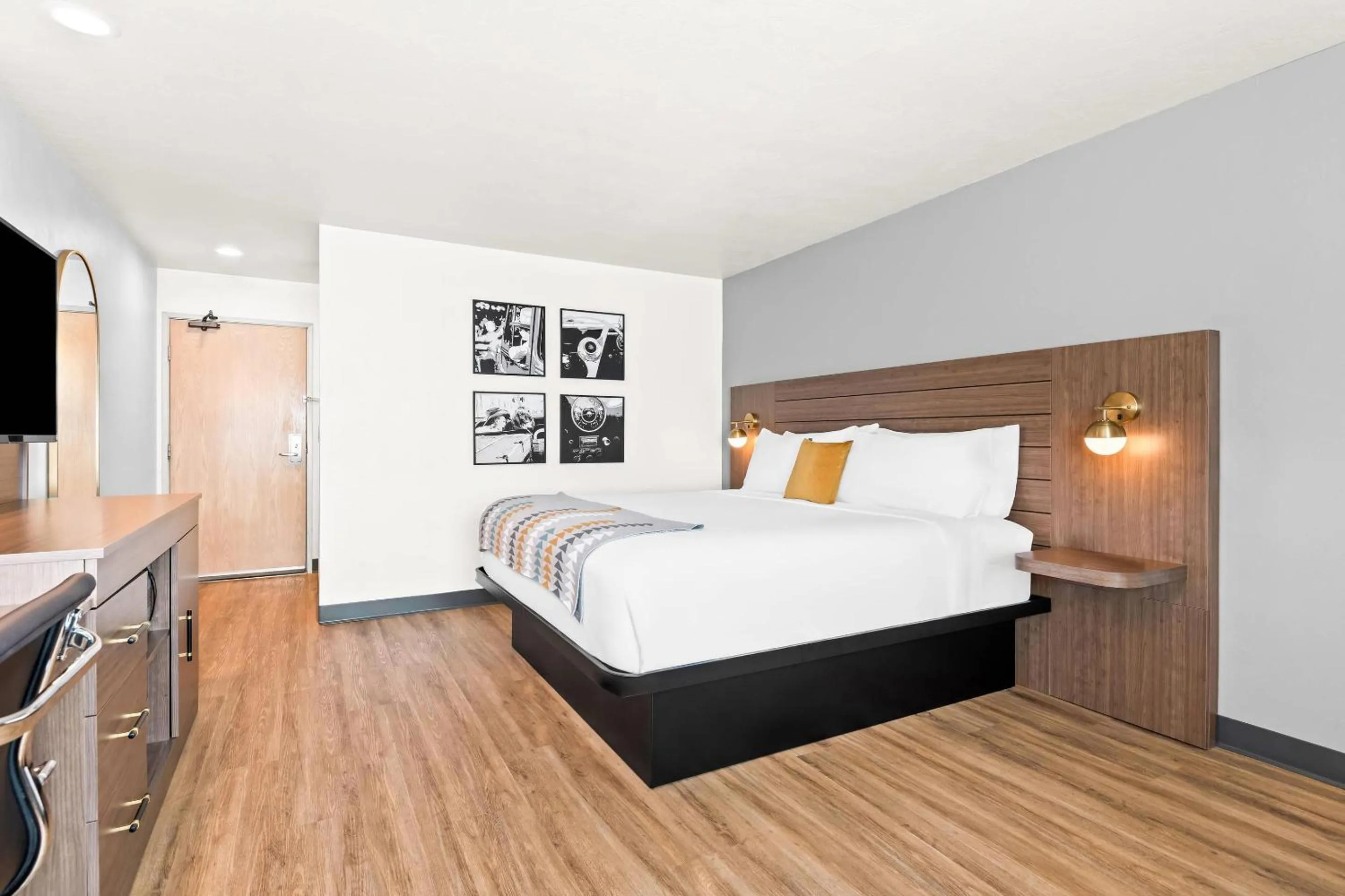 Bedroom in Maverick Hotel Eugene Near University, an Ascend Collection Hotel