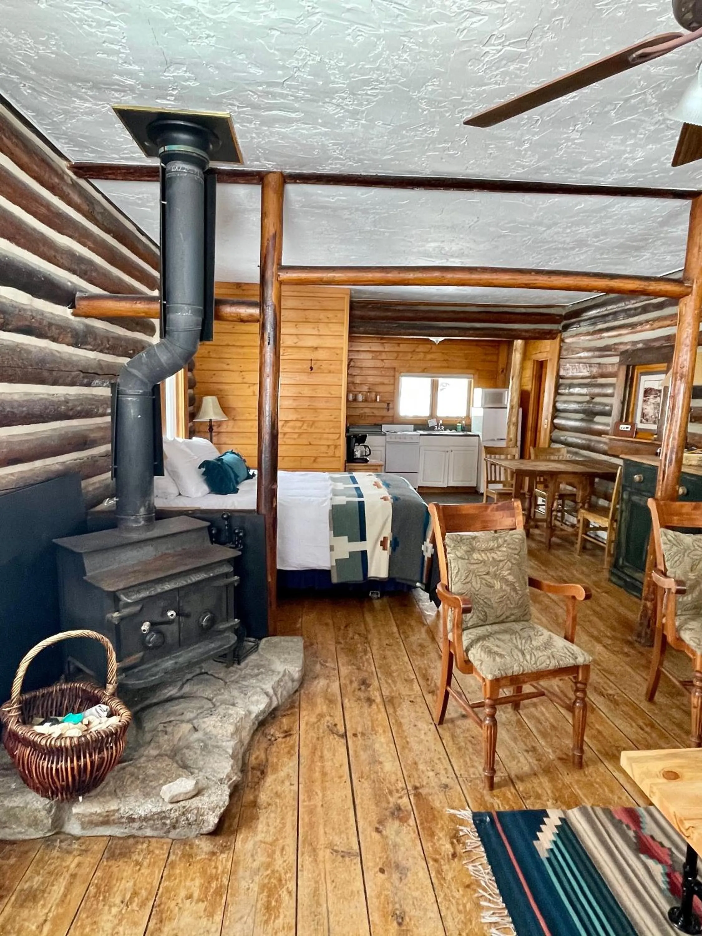 Kitchen or kitchenette in Beyul Retreat