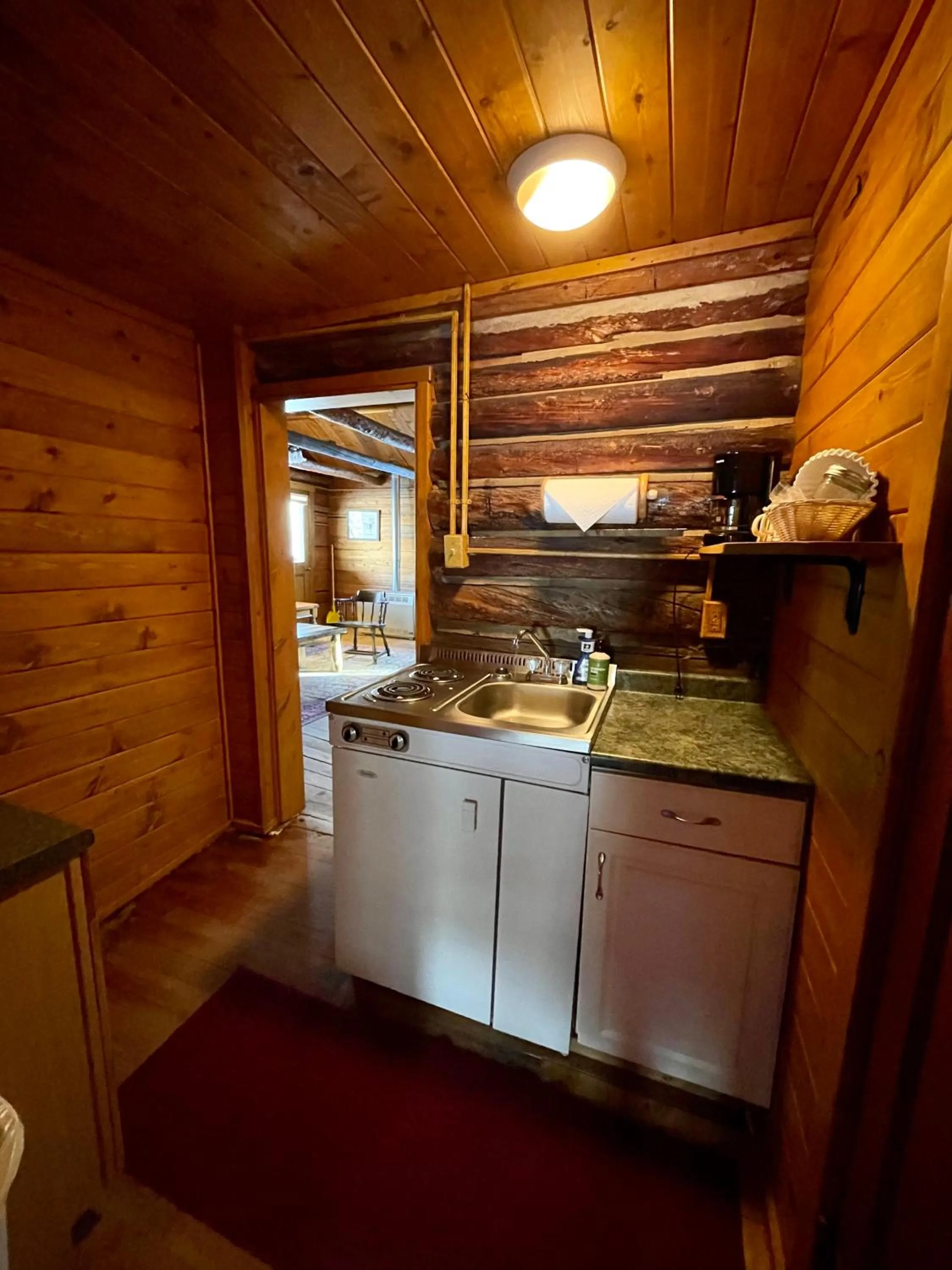 Kitchen or kitchenette in Beyul Retreat