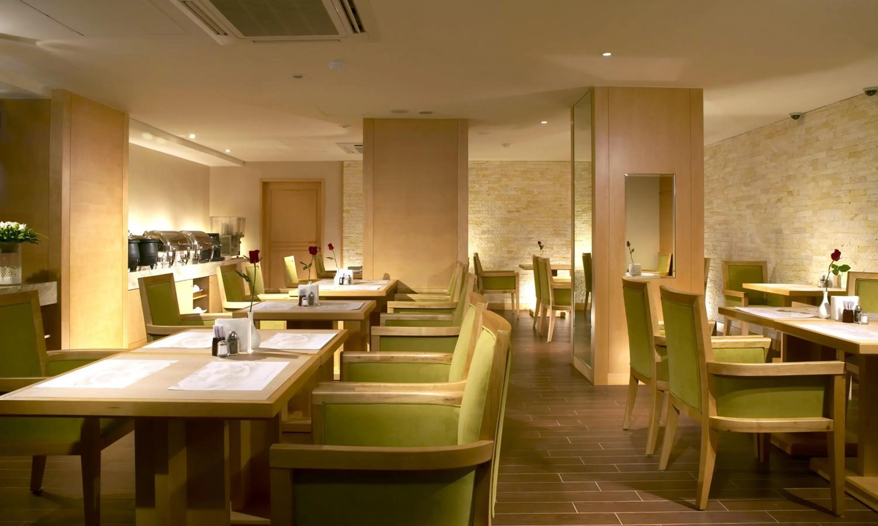 Restaurant/places to eat in 晶樺商務飯店 鄰近羅東車站