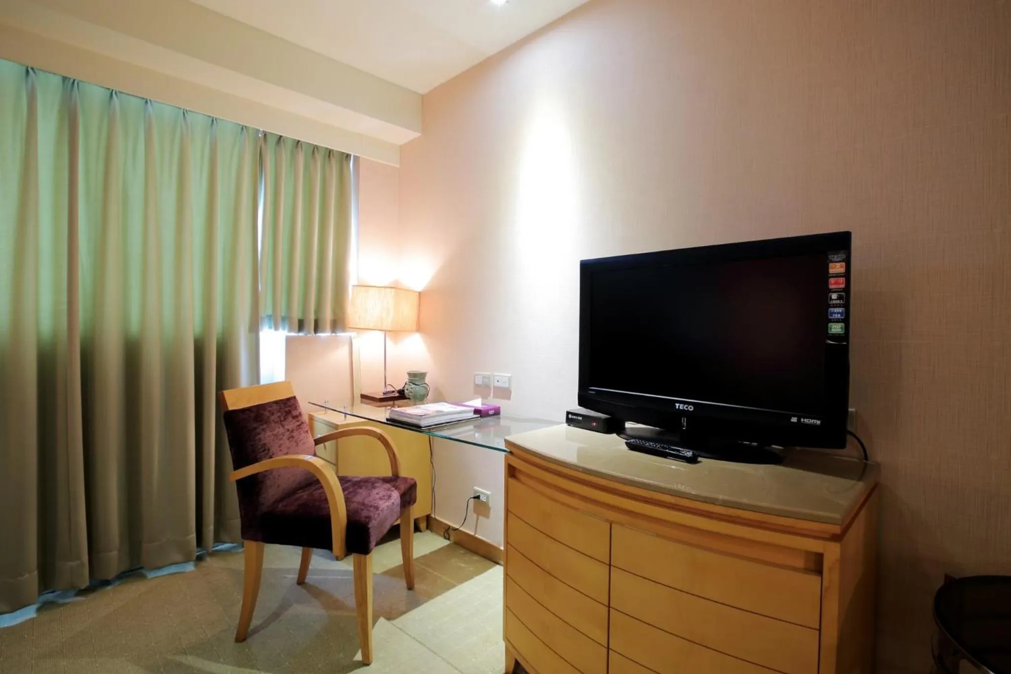 晶樺商務飯店 鄰近羅東車站