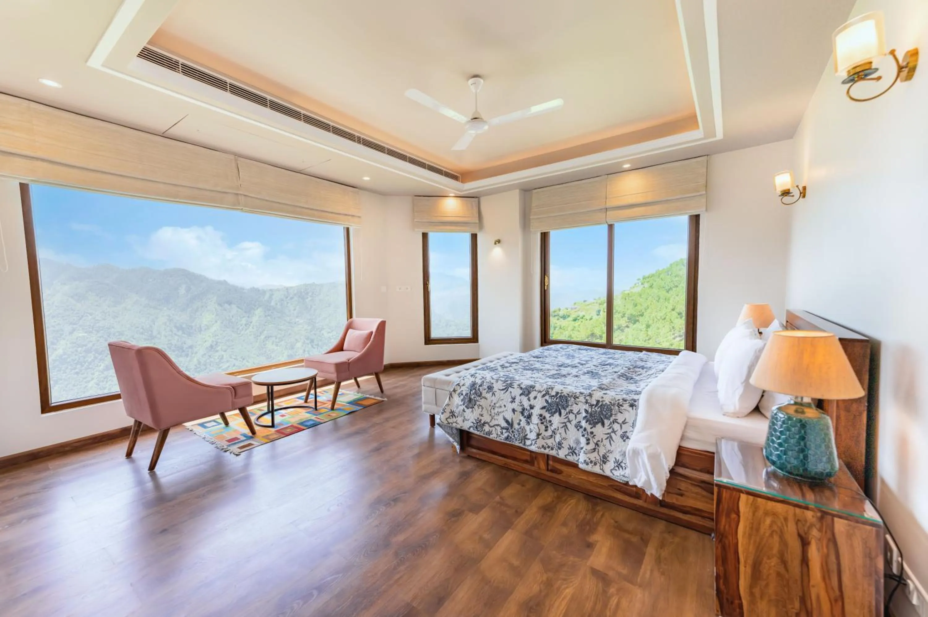 View (from property/room), Bed in The Manor Luxury Apartments, Shimla