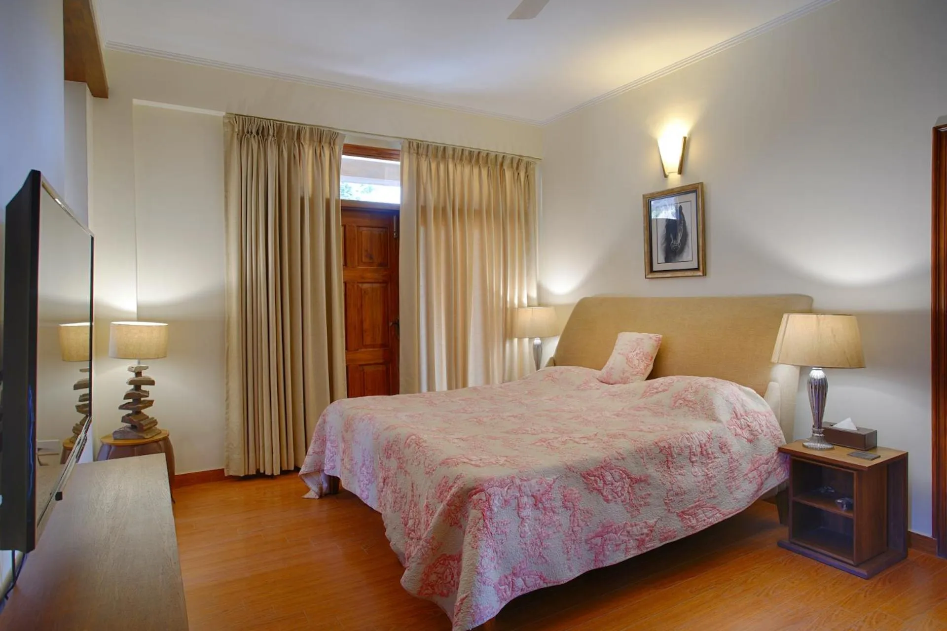 Bed in The Manor Luxury Apartments, Shimla