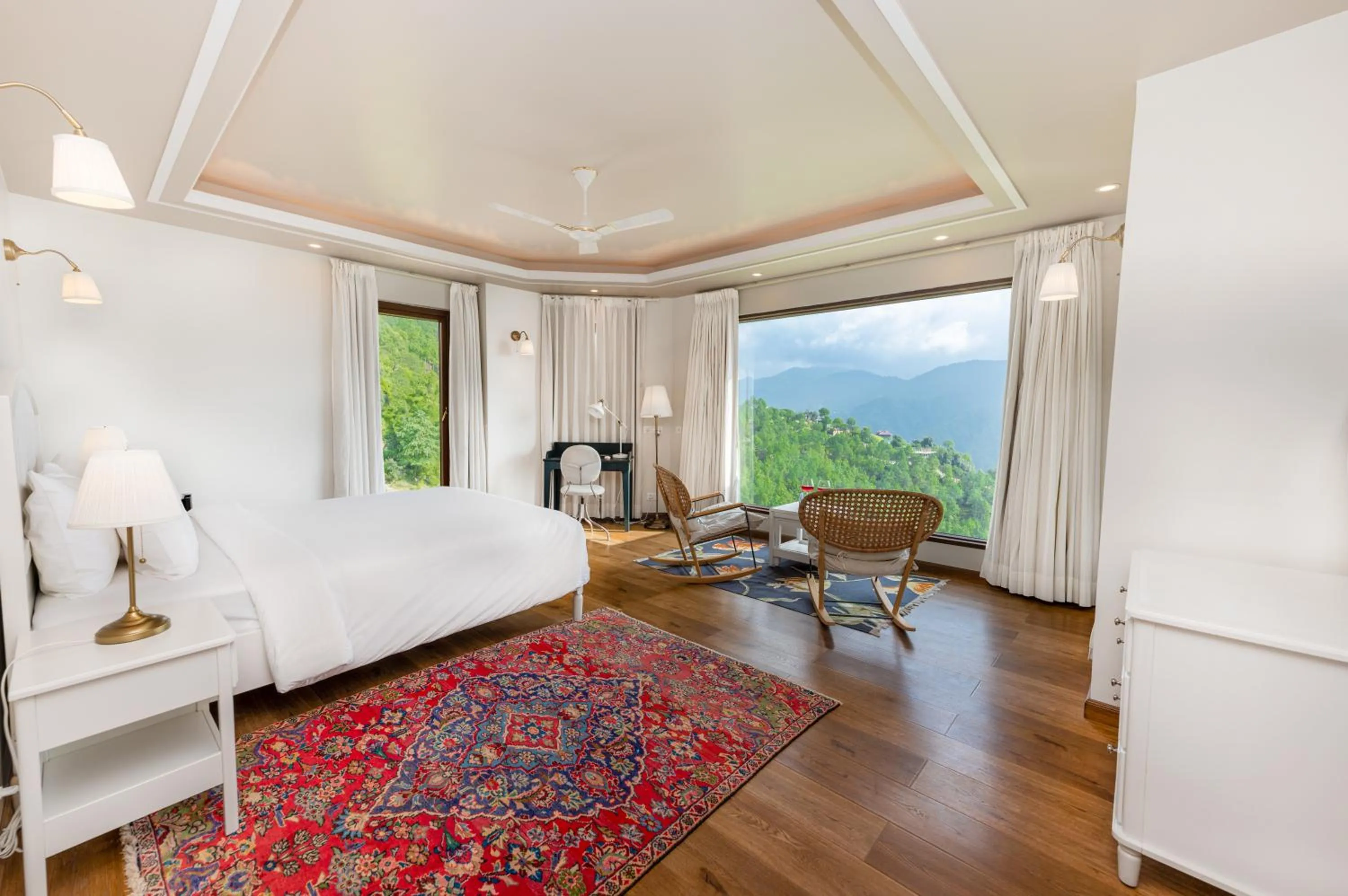 Bedroom, Bed in The Manor Luxury Apartments, Shimla