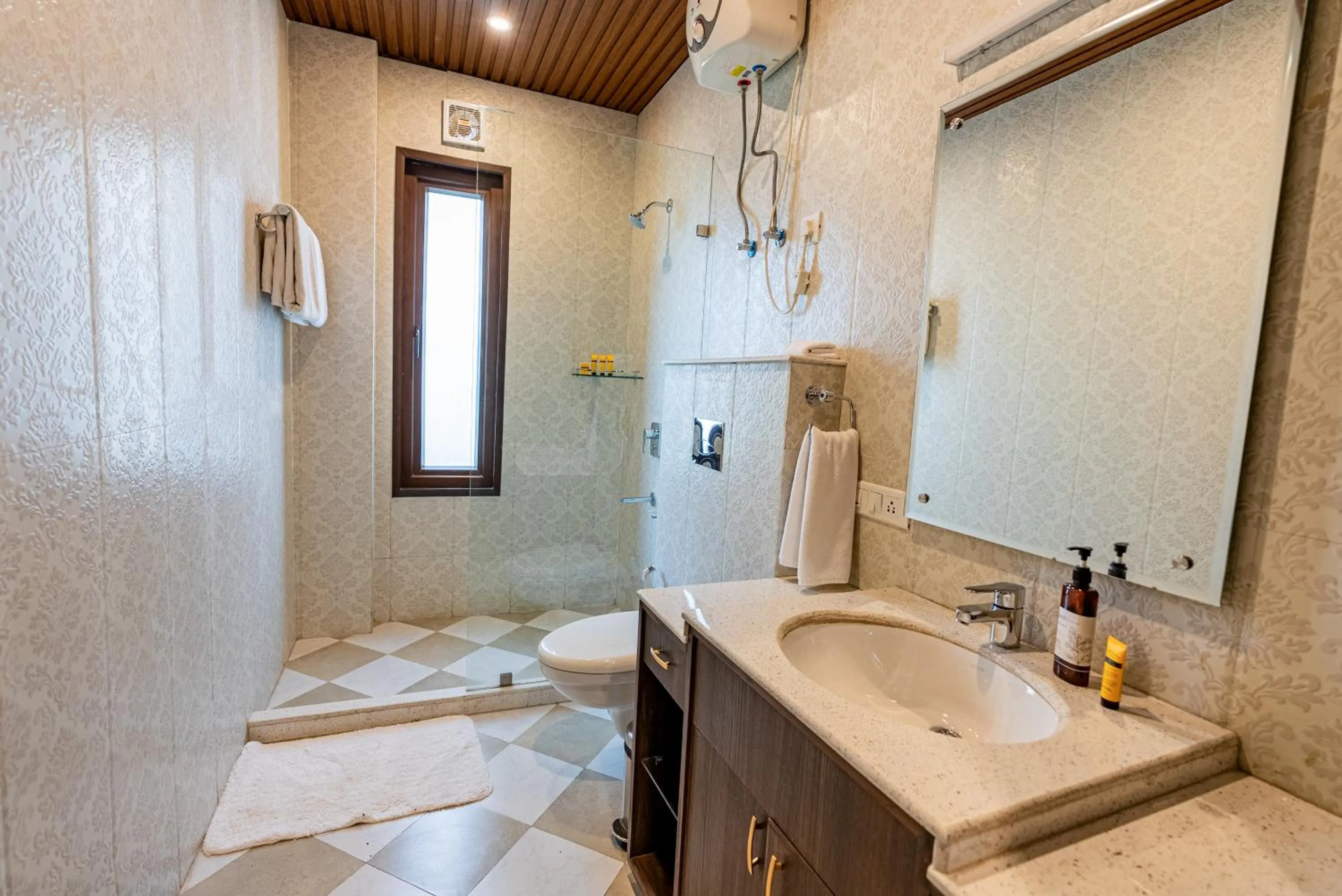 Bathroom in The Manor Luxury Apartments, Shimla