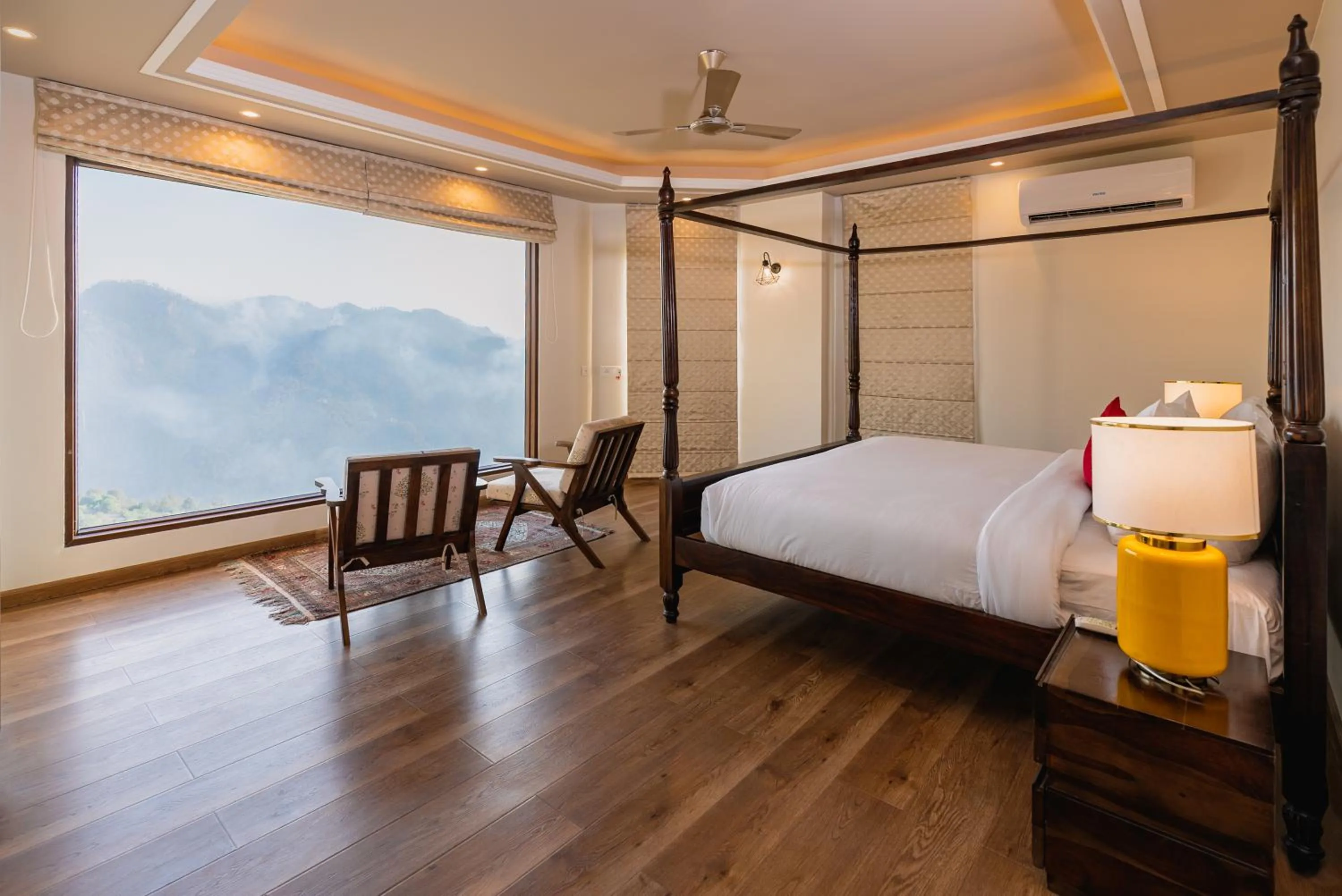 Seating area, Bed in The Manor Luxury Apartments, Shimla