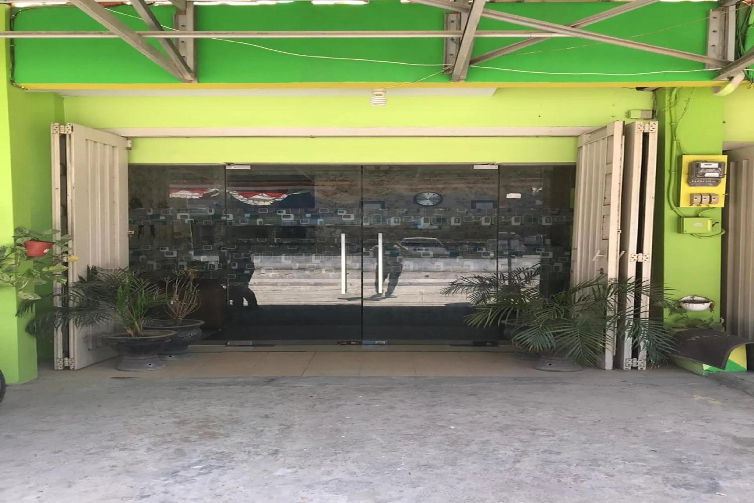 Facade/entrance in Hotel Mulia Kendari Mitra RedDoorz