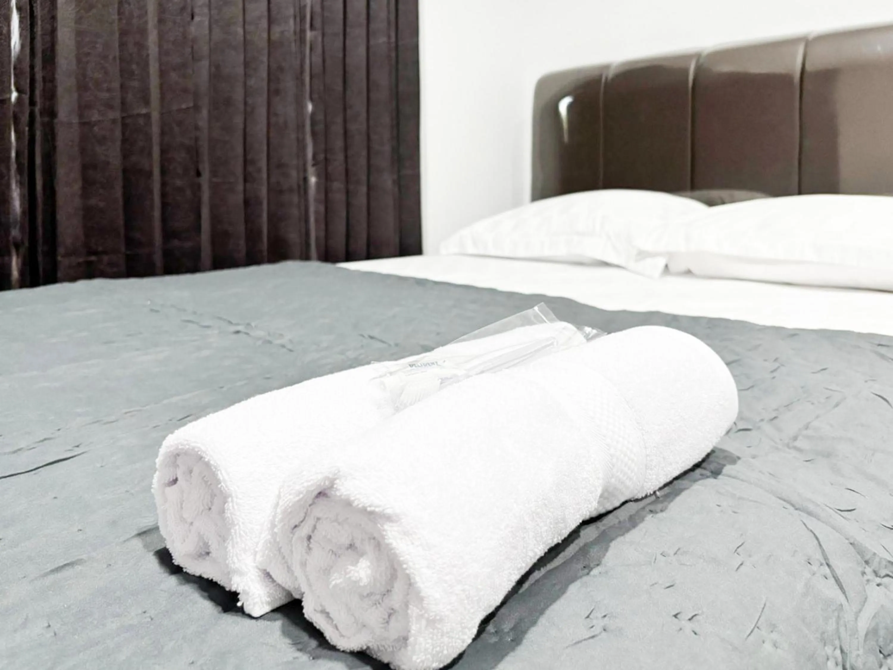 Bedroom, Bed in Tini's Guest House Malang Mitra RedDoorz