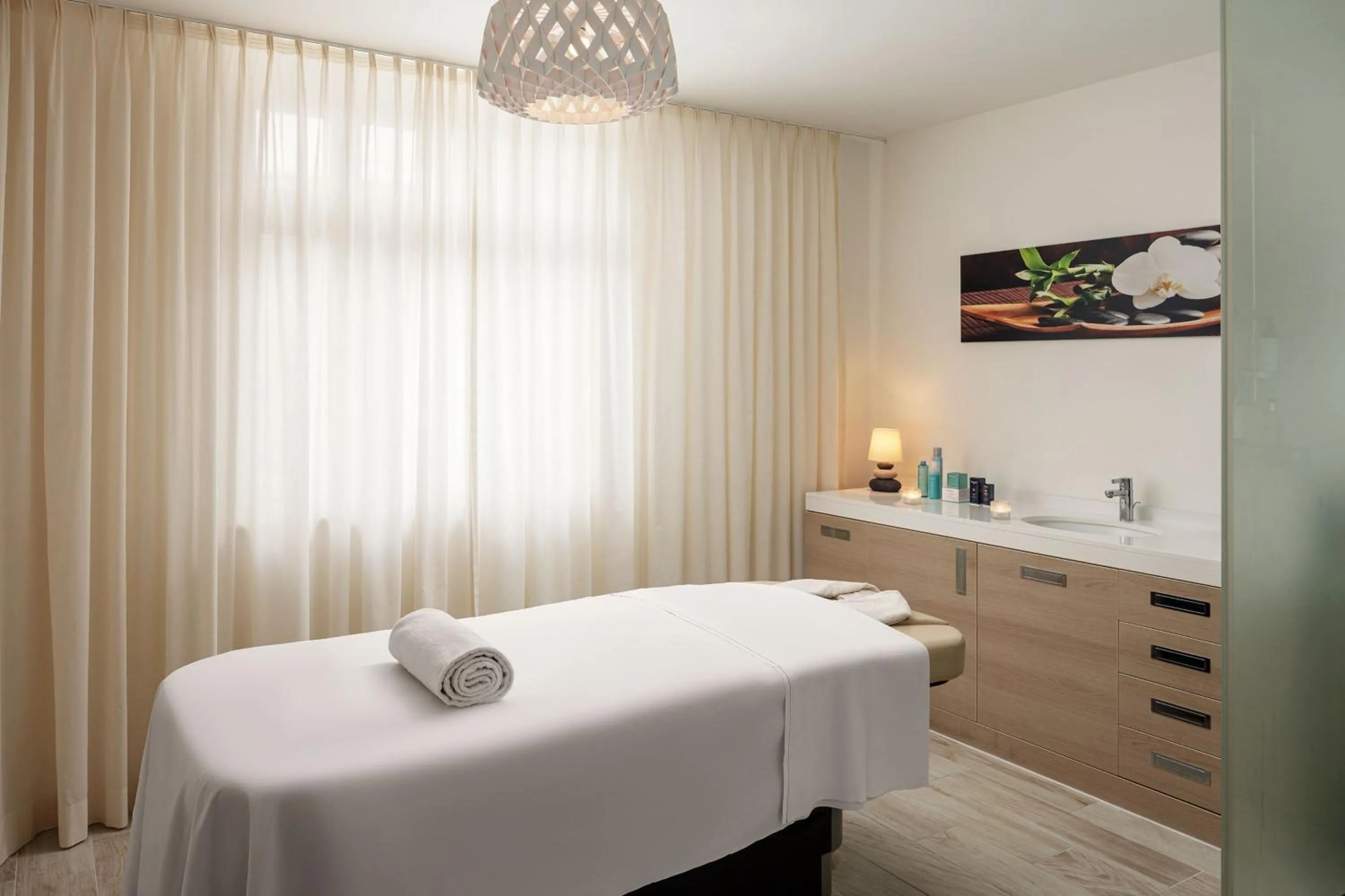 Spa and wellness centre/facilities, Bed in Roomers Berlin Steinplatz, Autograph Collection