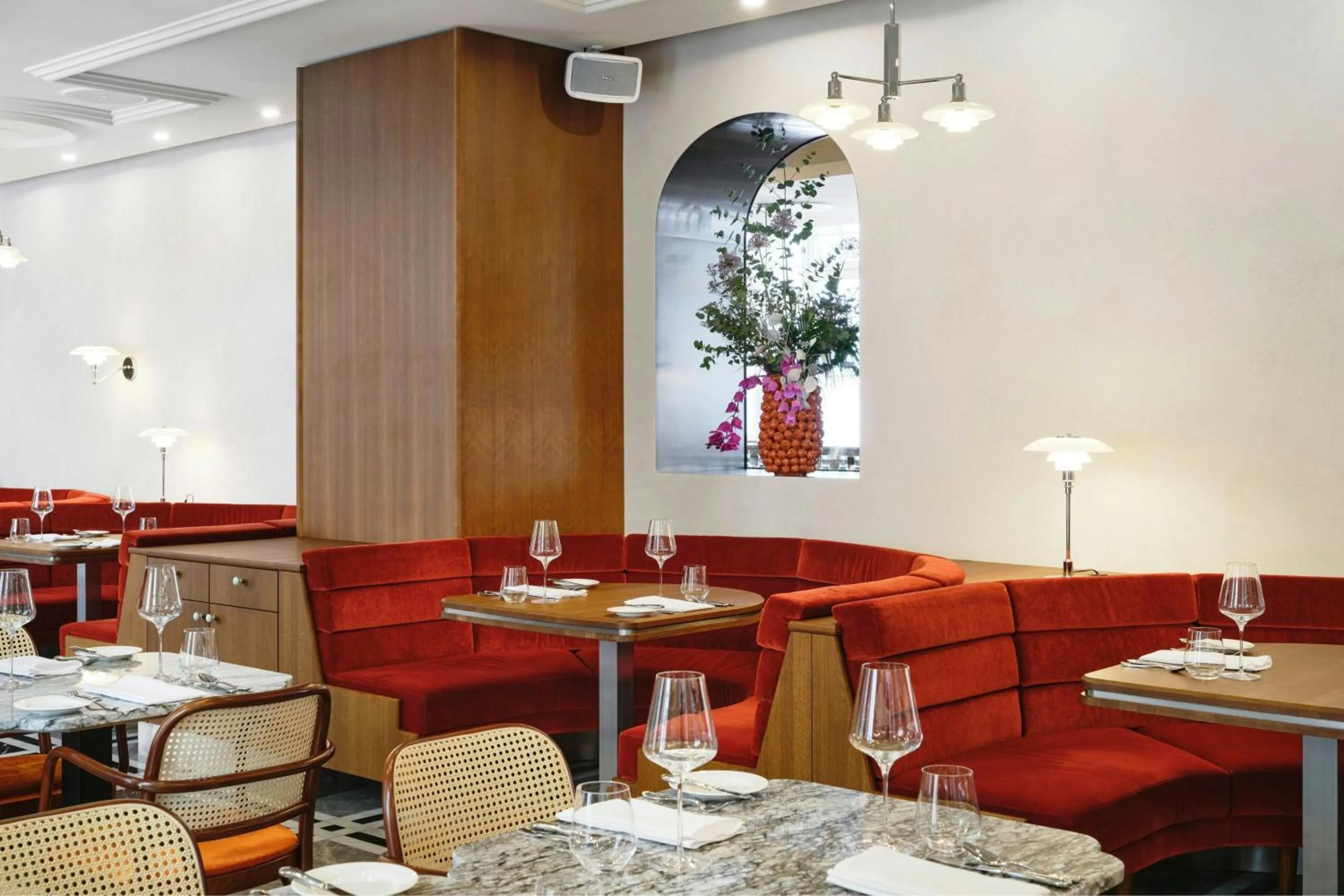 Restaurant/places to eat in Roomers Berlin Steinplatz, Autograph Collection