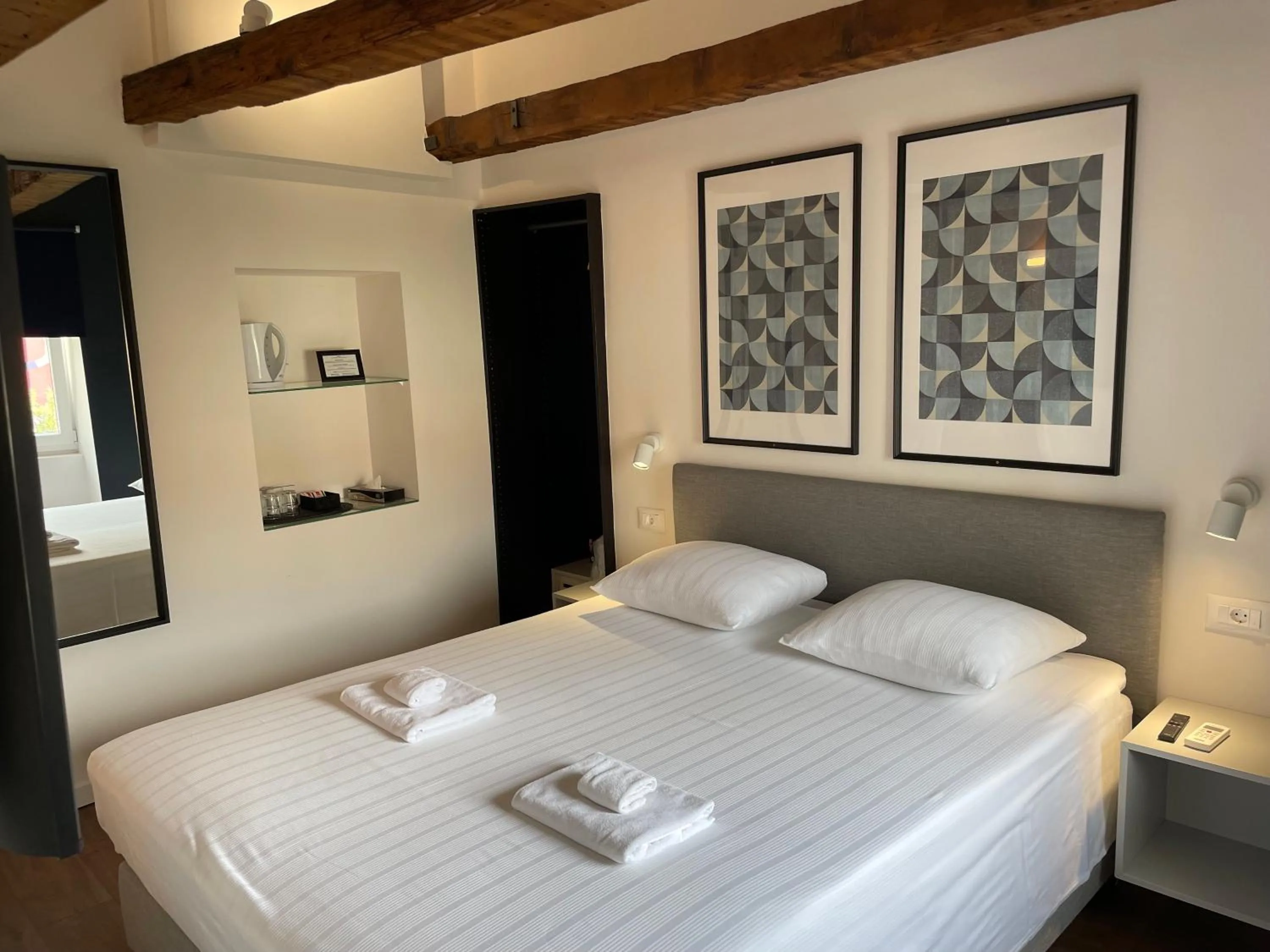 Bedroom, Bed in TRE RE - self check in