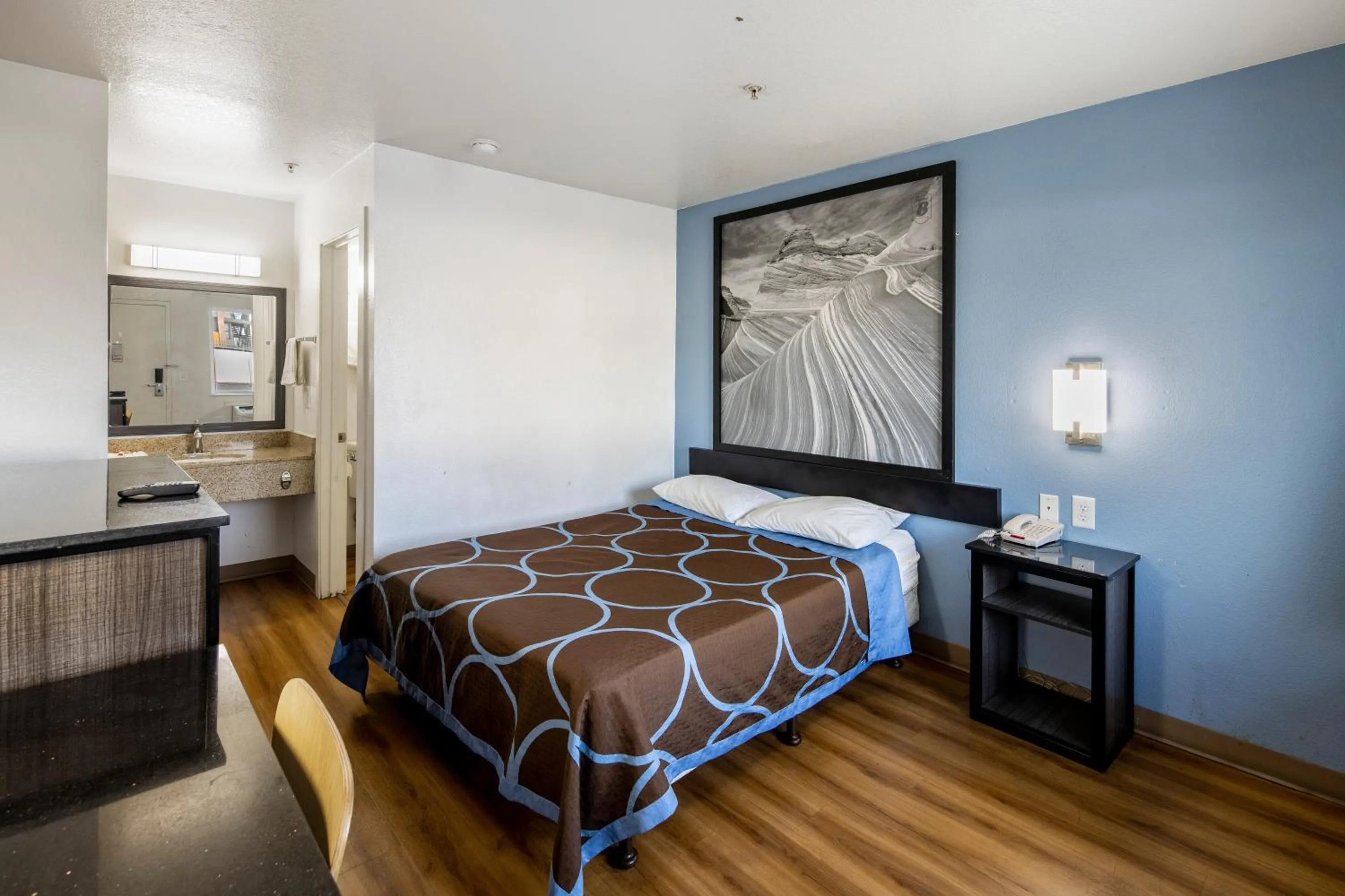 Bedroom, Bed in Super 8 by Wyndham Phoenix West