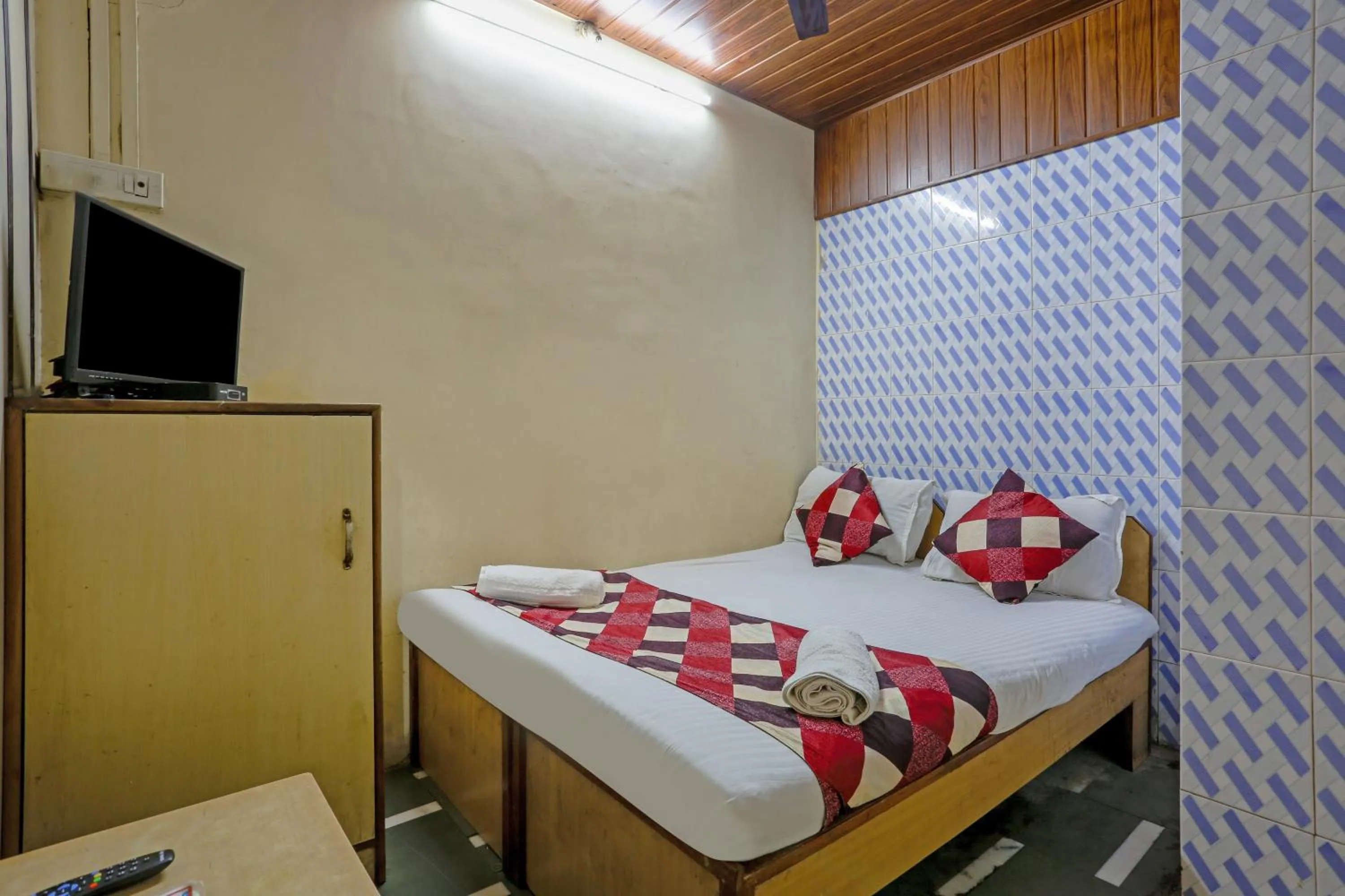 Photo of the whole room, Bed in HOTEL GOLDEN PLAZA