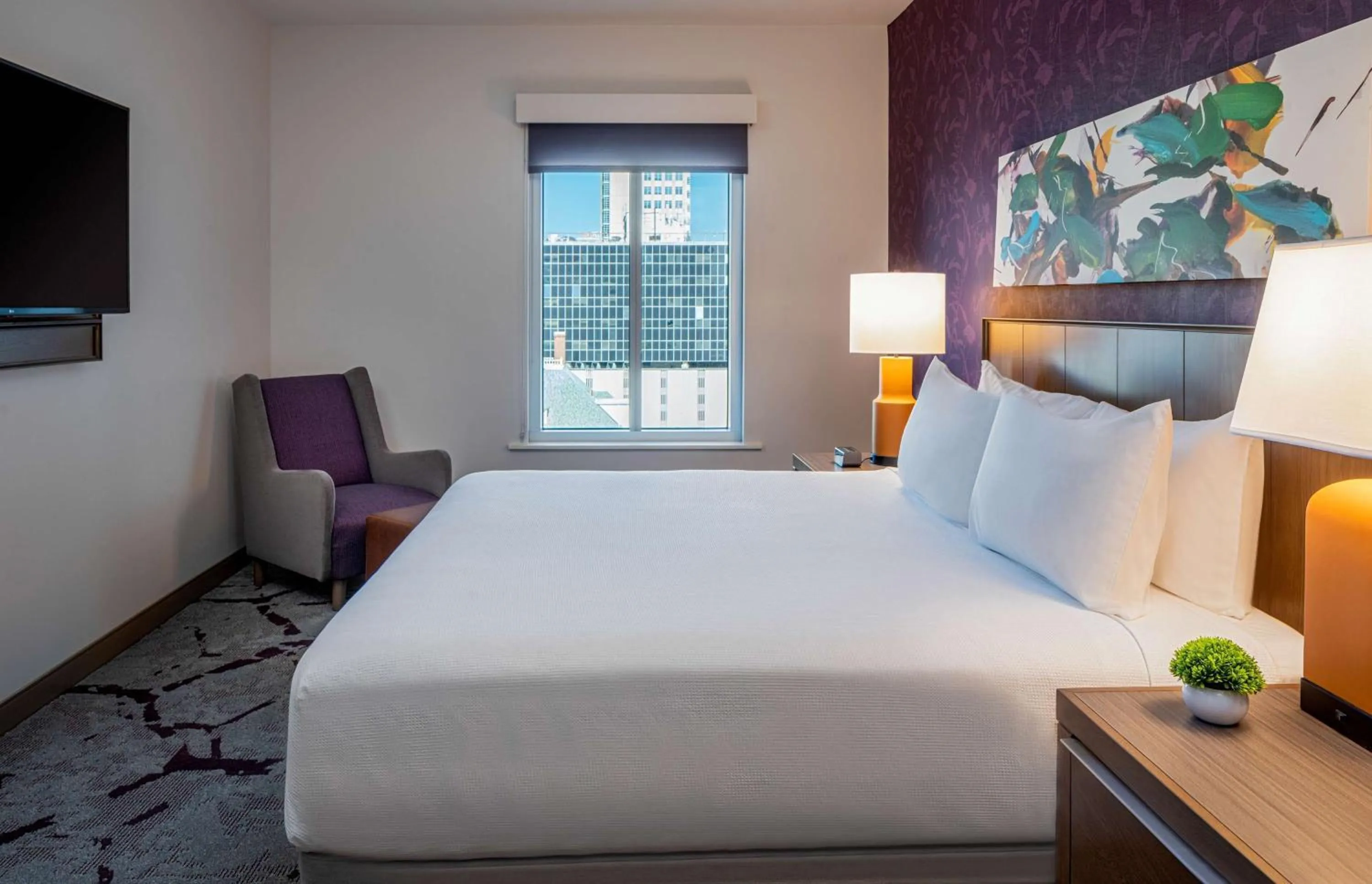 Bed in Hyatt House Tampa Downtown