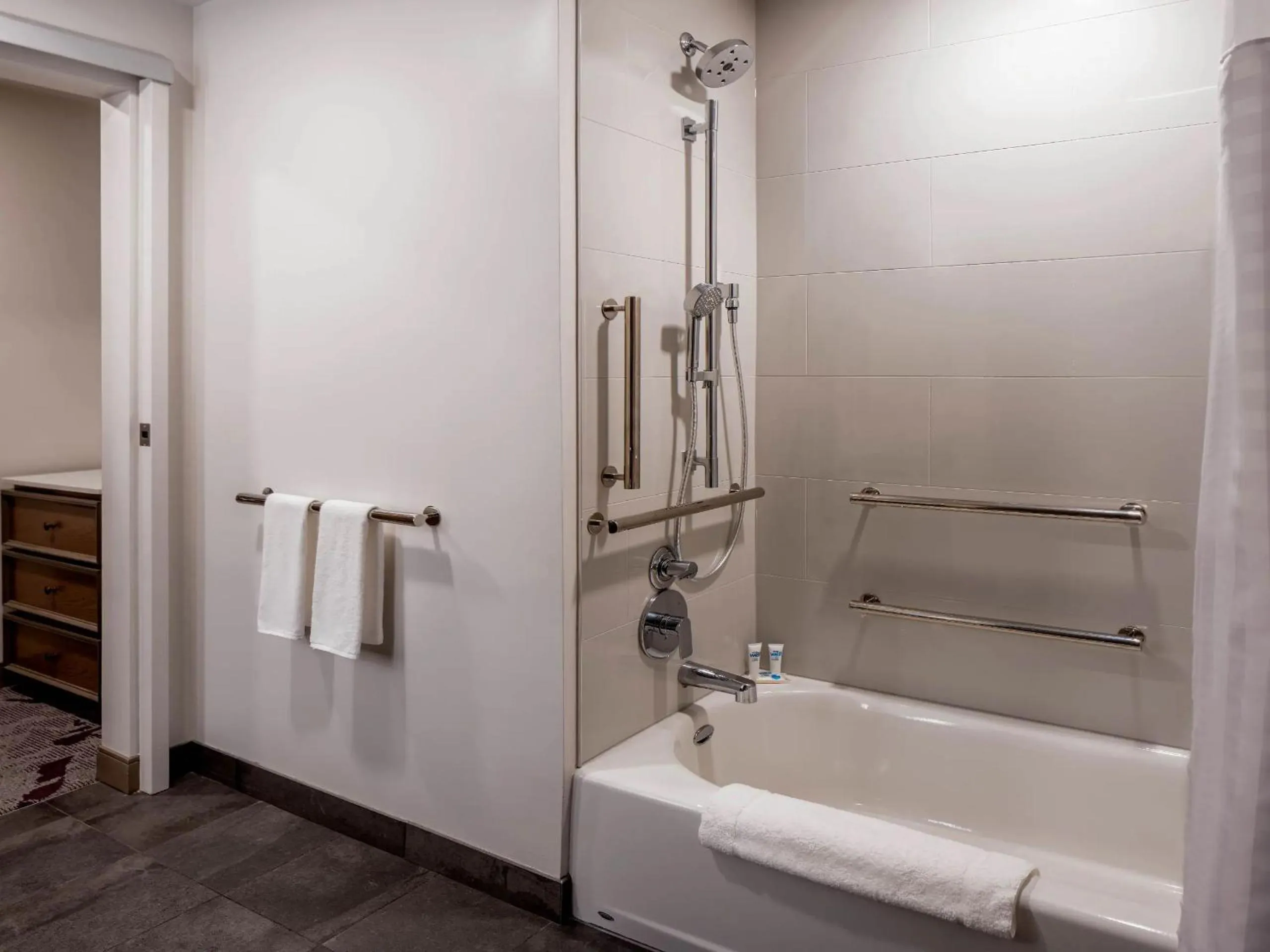 Shower in Hyatt House Tampa Downtown