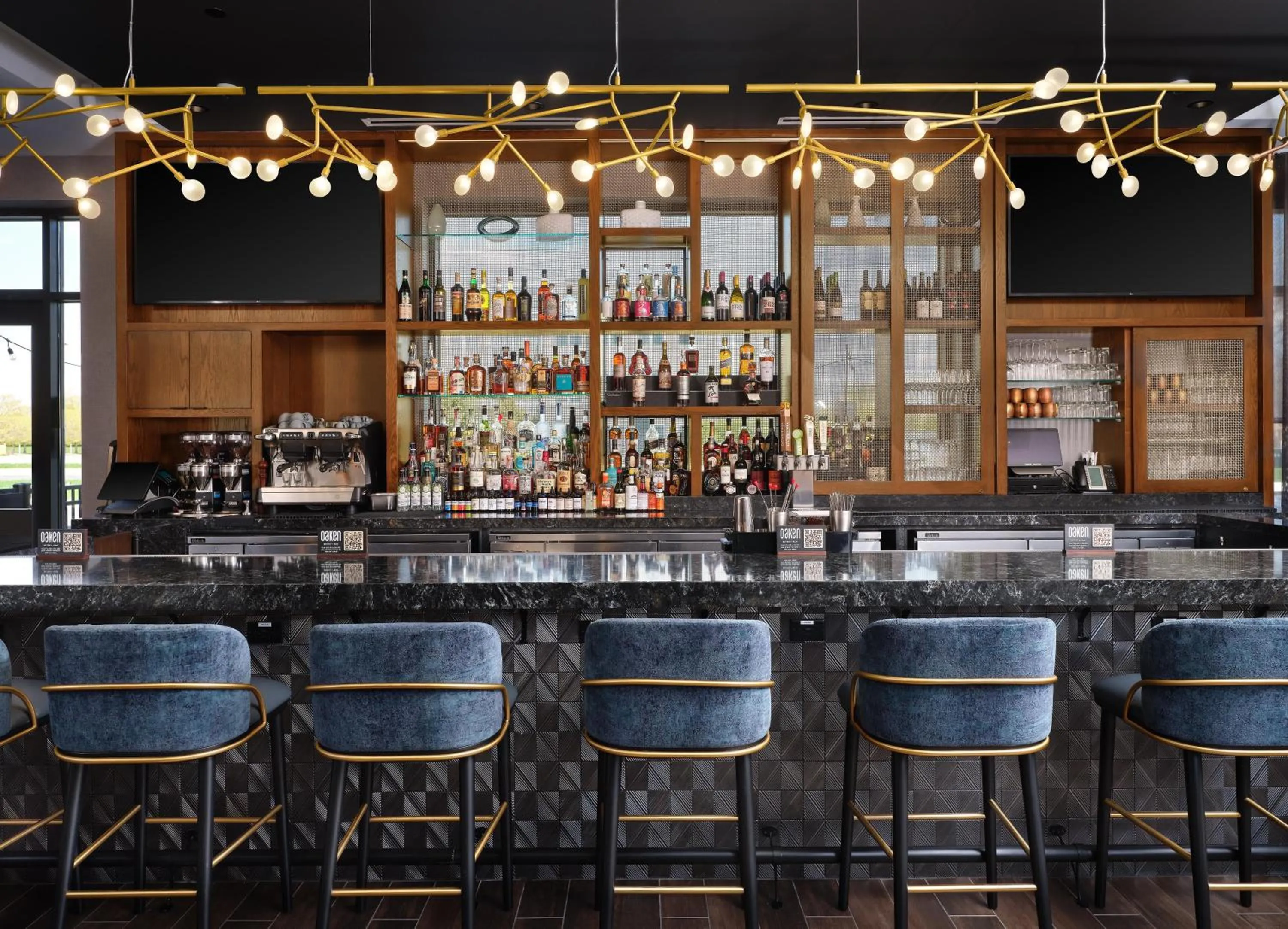 Lounge or bar in The Forester Hotel, part of Unscripted by Hyatt